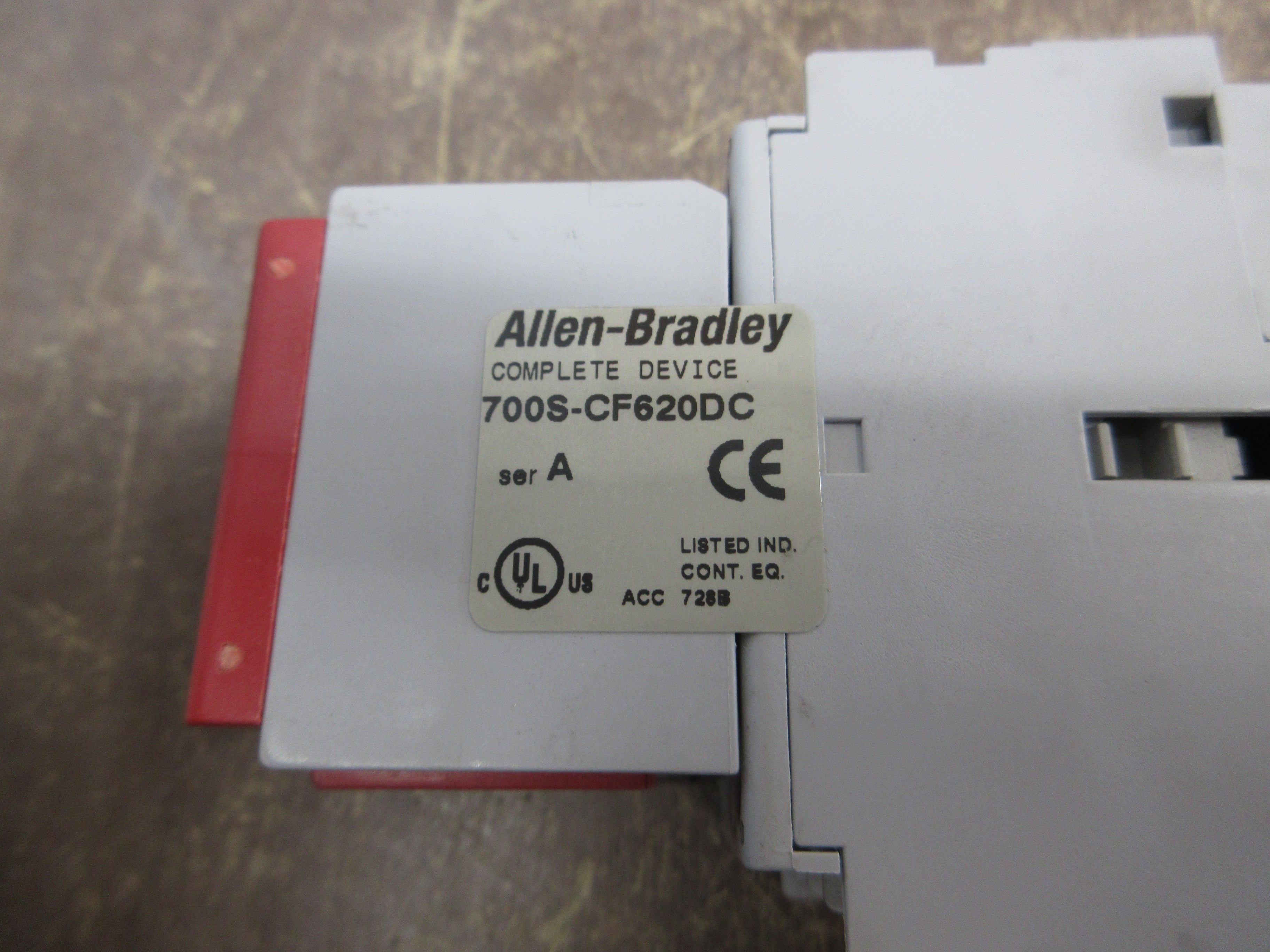 Allen-Bradley GuardMaster Safety Relay 700S-CF620DC Ser. A 120V Coil Used