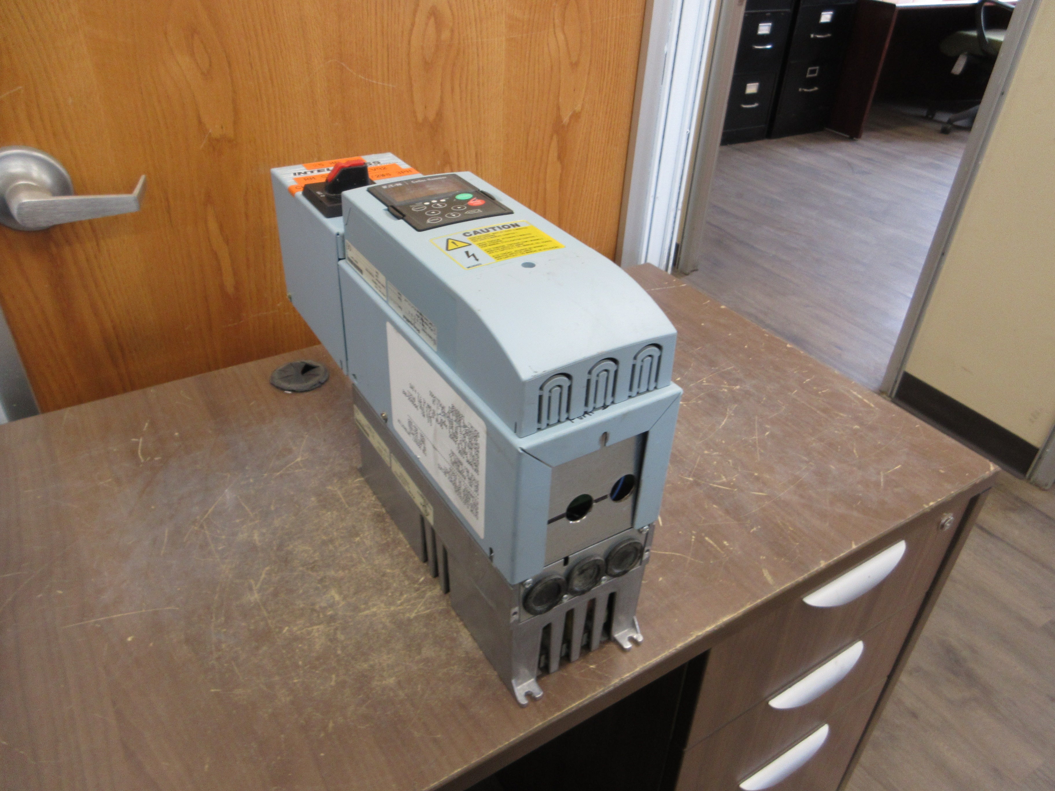 Eaton SVX9000 Series AC Drive PX0008211B 2HP 3Ph w/ Keypad Used