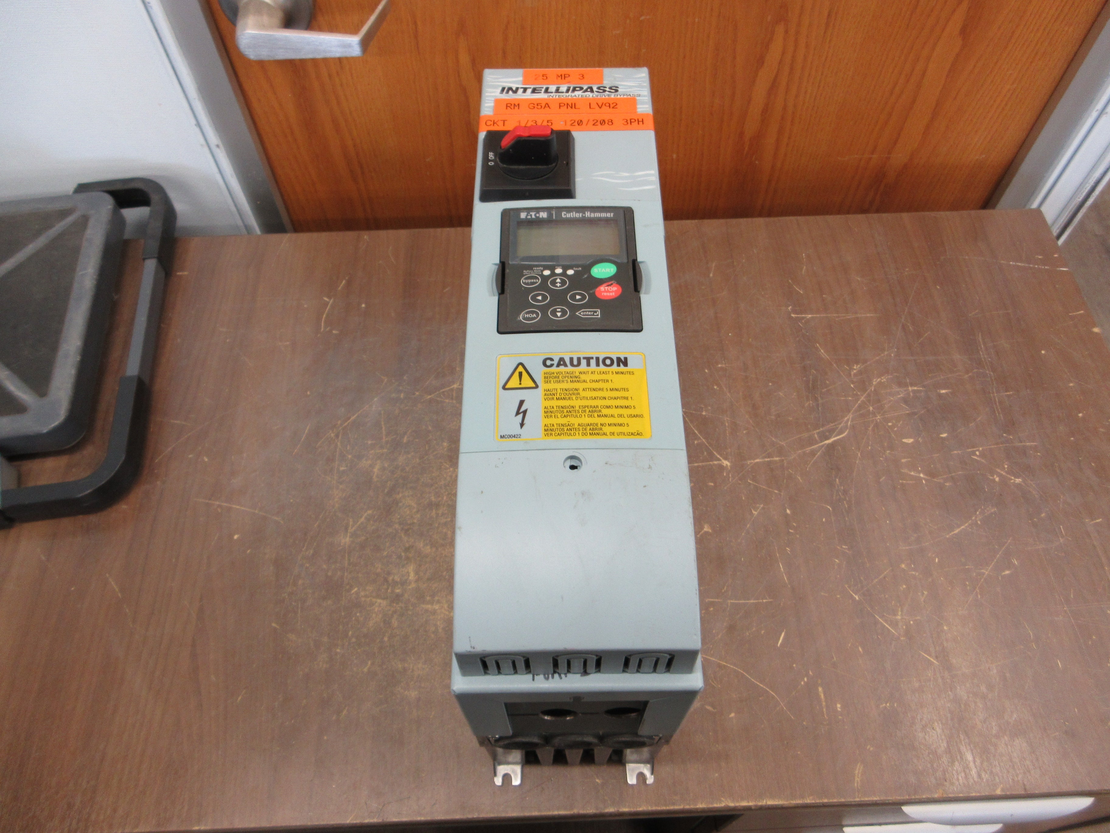 Eaton SVX9000 Series AC Drive PX0008211B 2HP 3Ph w/ Keypad Used