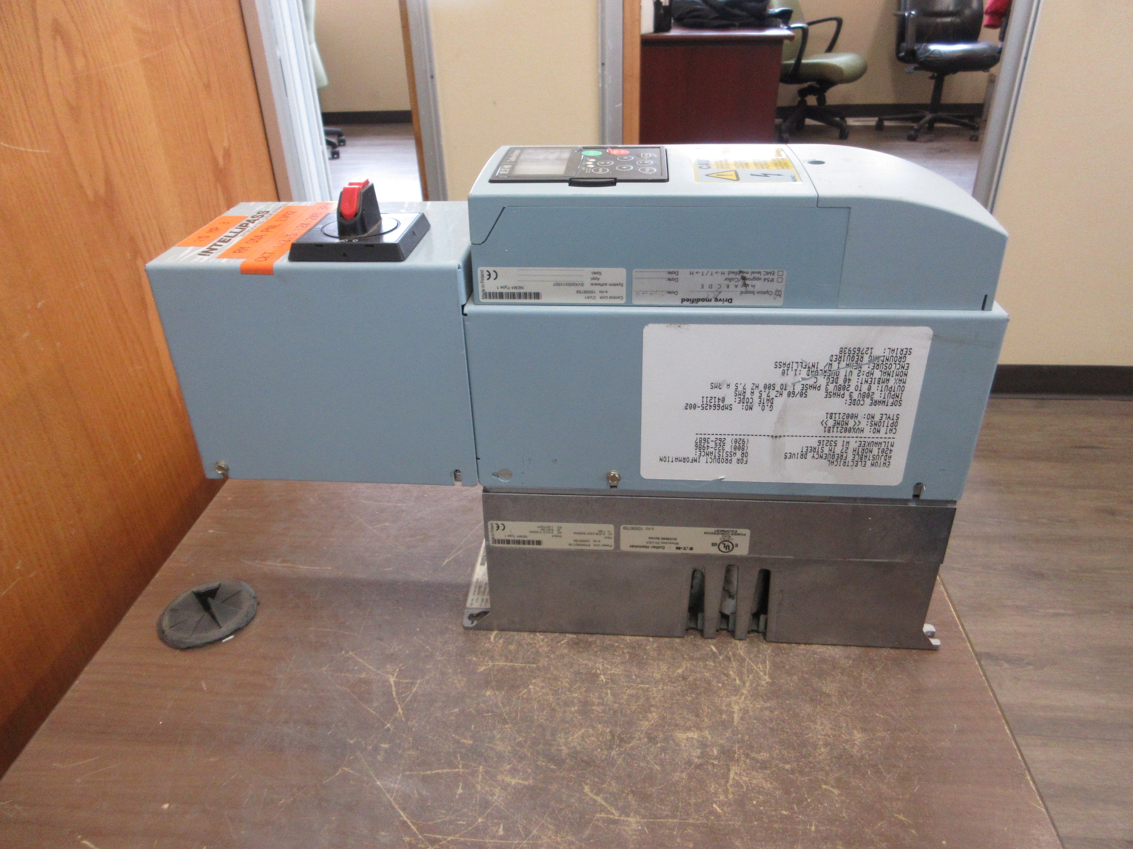 Eaton SVX9000 Series AC Drive PX0008211B 2HP 3Ph w/ Keypad Used