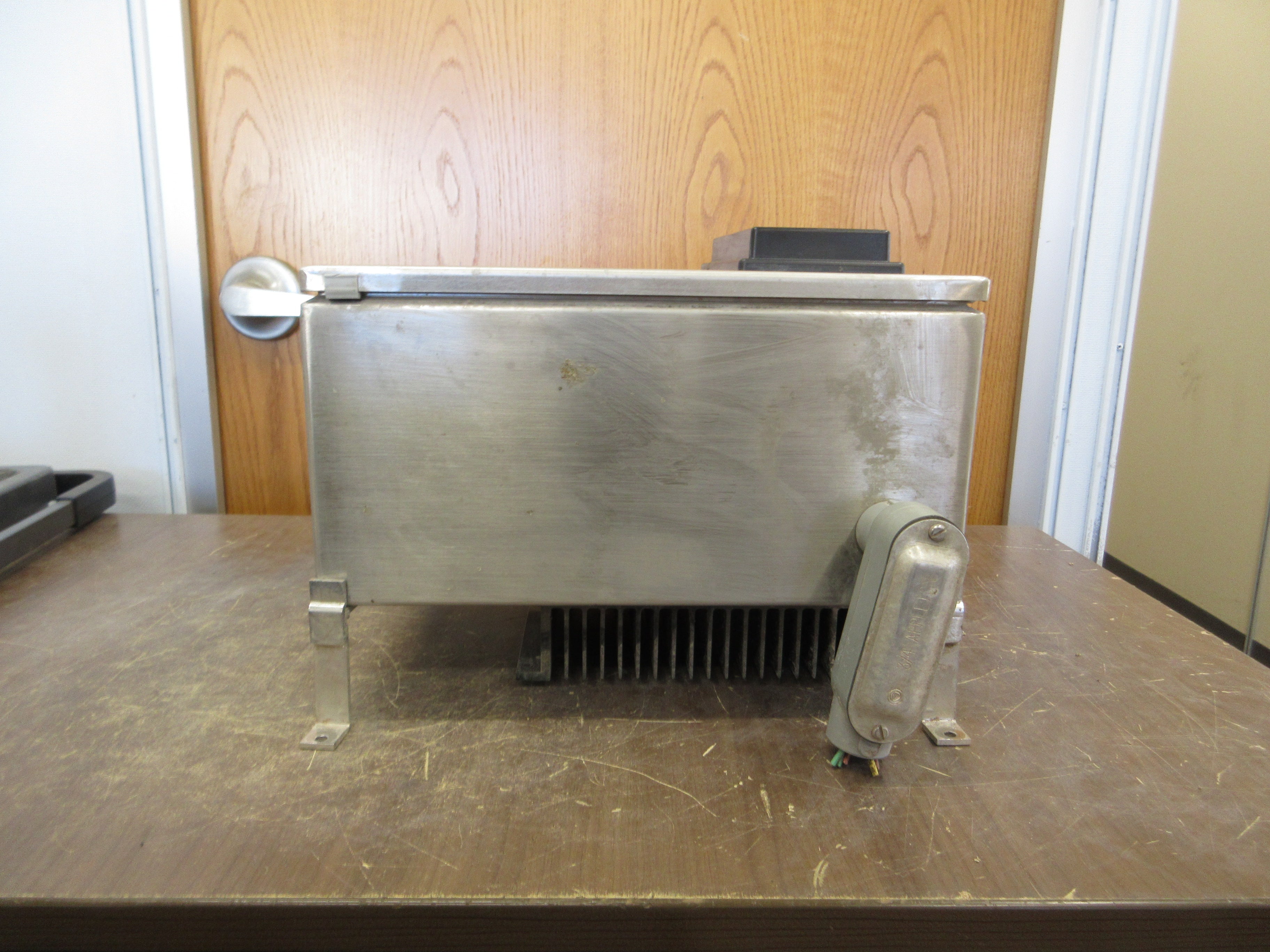 Allen-Bradley Stainless Steel PowerFlex 40 AC Drive 23B-D4P0CF04NN 2HP 3Ph Used