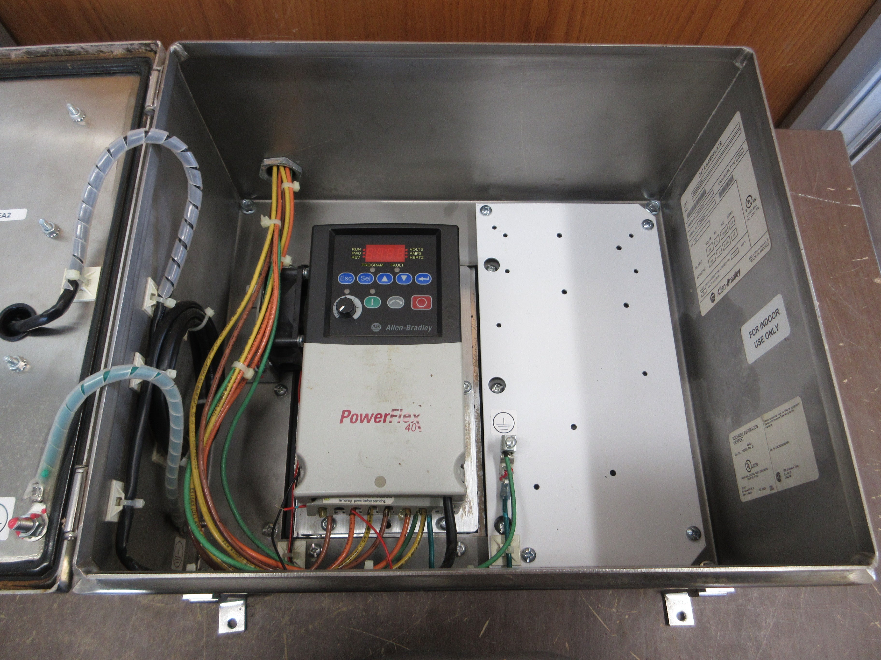 Allen-Bradley Stainless Steel PowerFlex 40 AC Drive 23B-D4P0CF04NN 2HP 3Ph Used