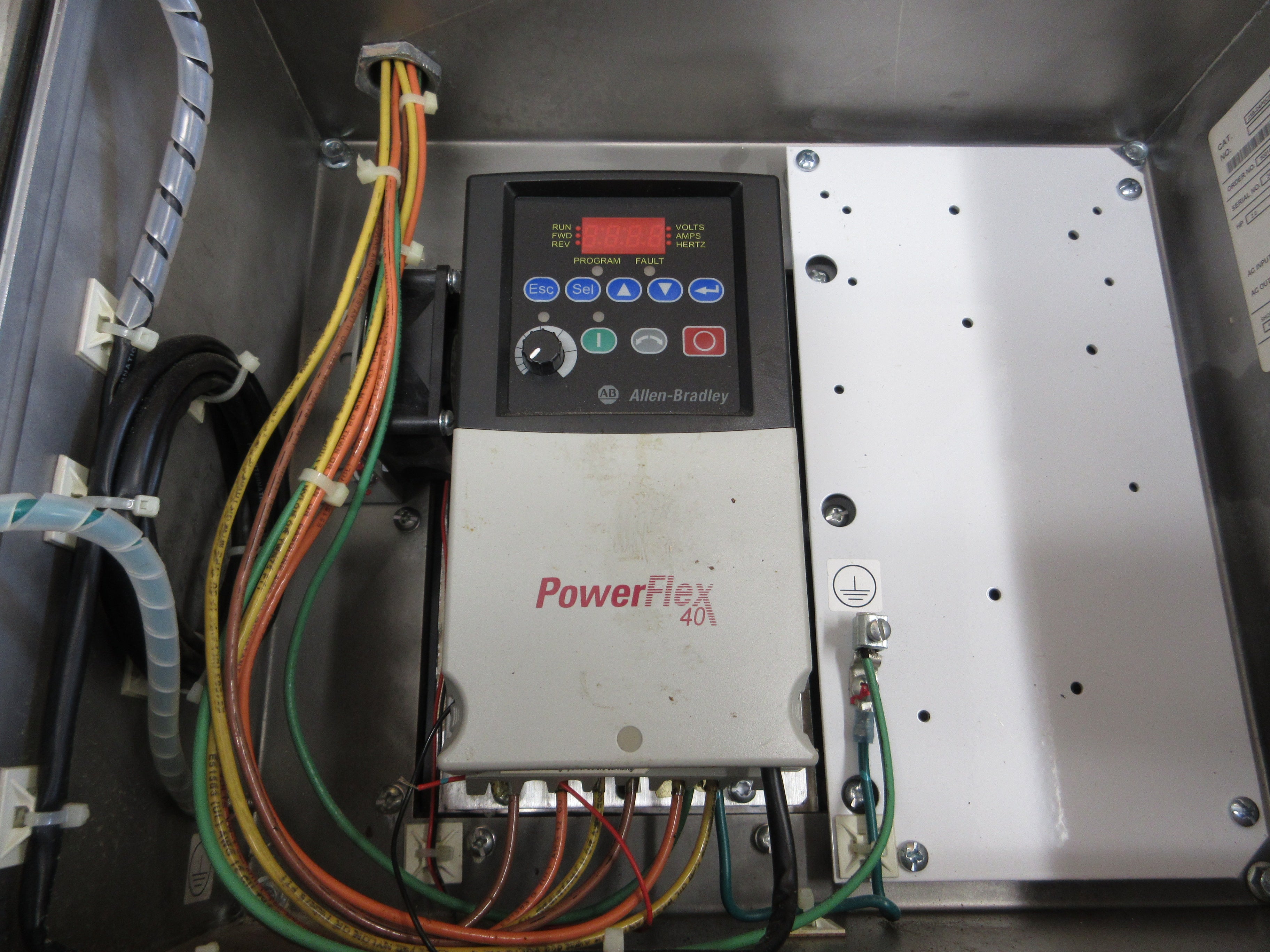 Allen-Bradley Stainless Steel PowerFlex 40 AC Drive 23B-D4P0CF04NN 2HP 3Ph Used