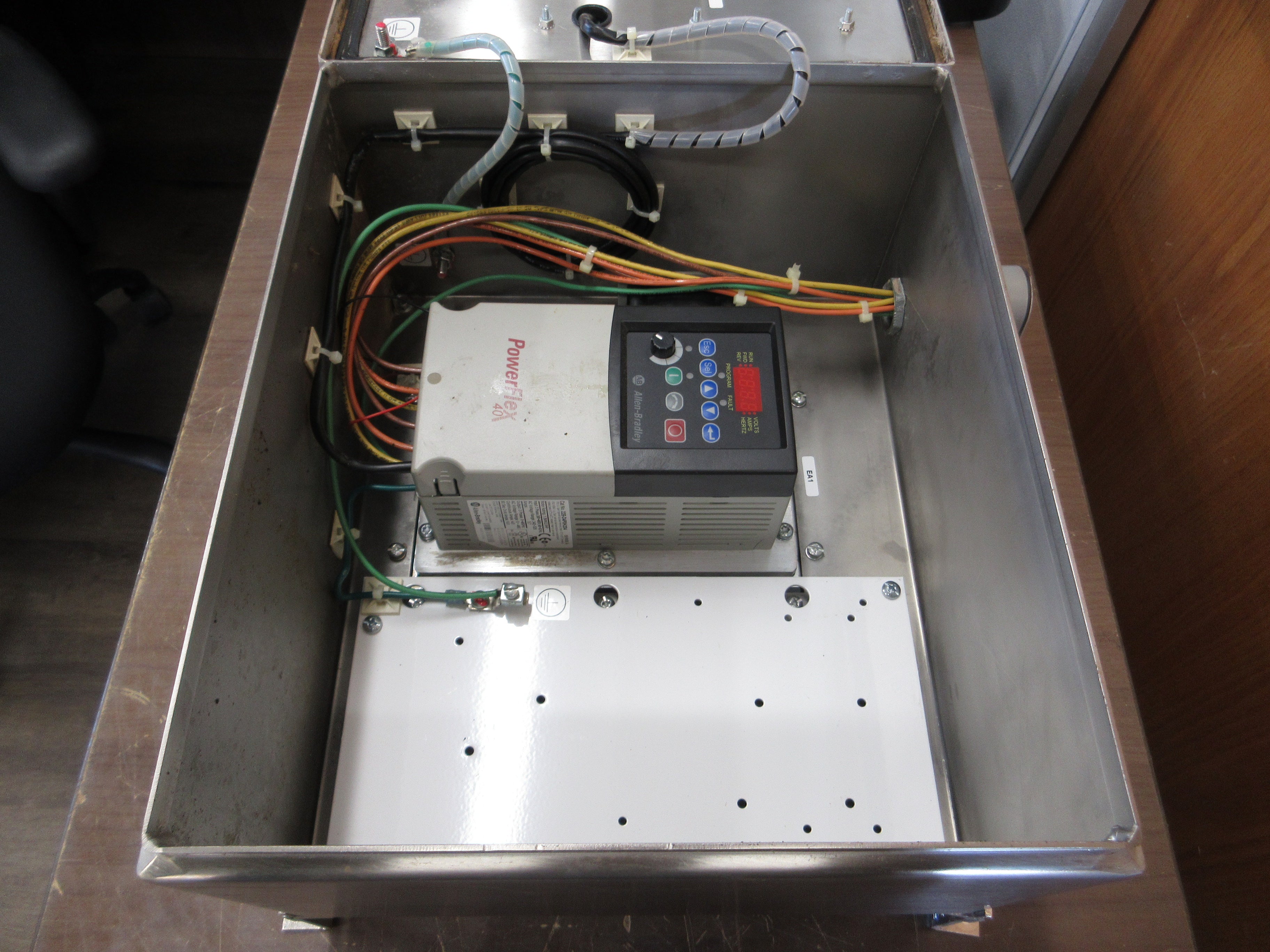 Allen-Bradley Stainless Steel PowerFlex 40 AC Drive 23B-D4P0CF04NN 2HP 3Ph Used
