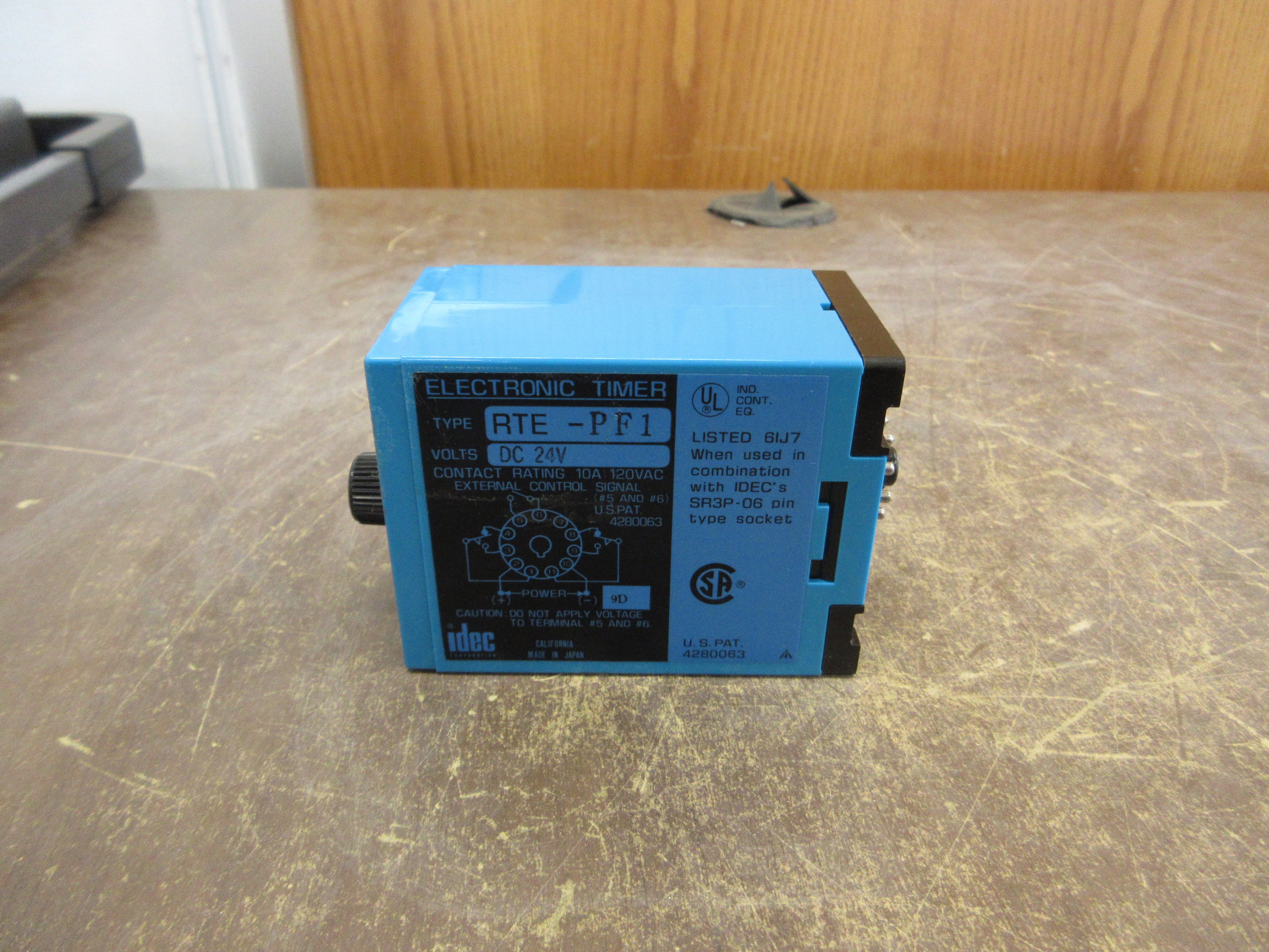 IDEC Electric Timer RTE-PF1 24VDC *No Base* Used