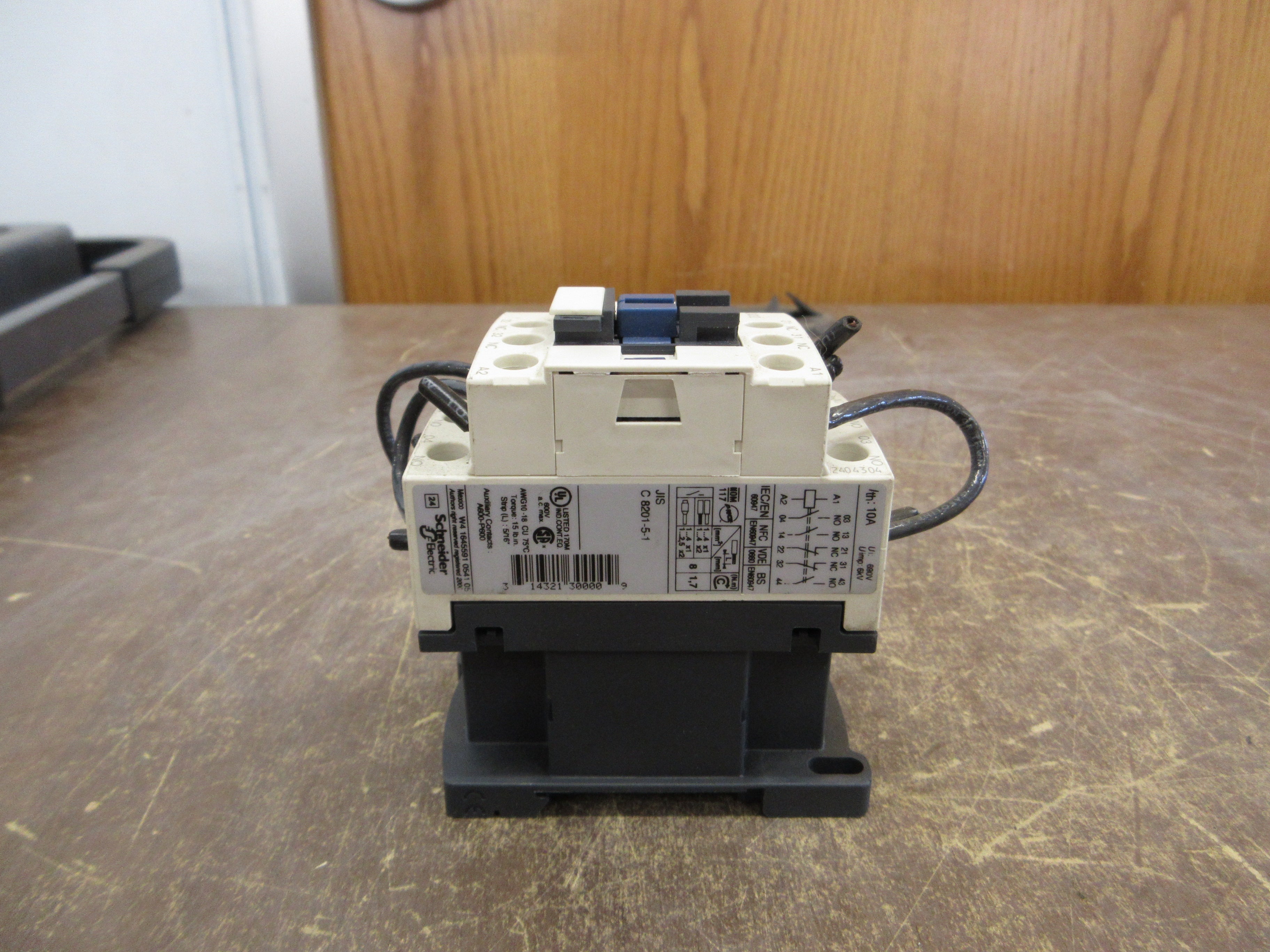 Telemecanique Contactor CAD32 208V Coil 10A 600V Used