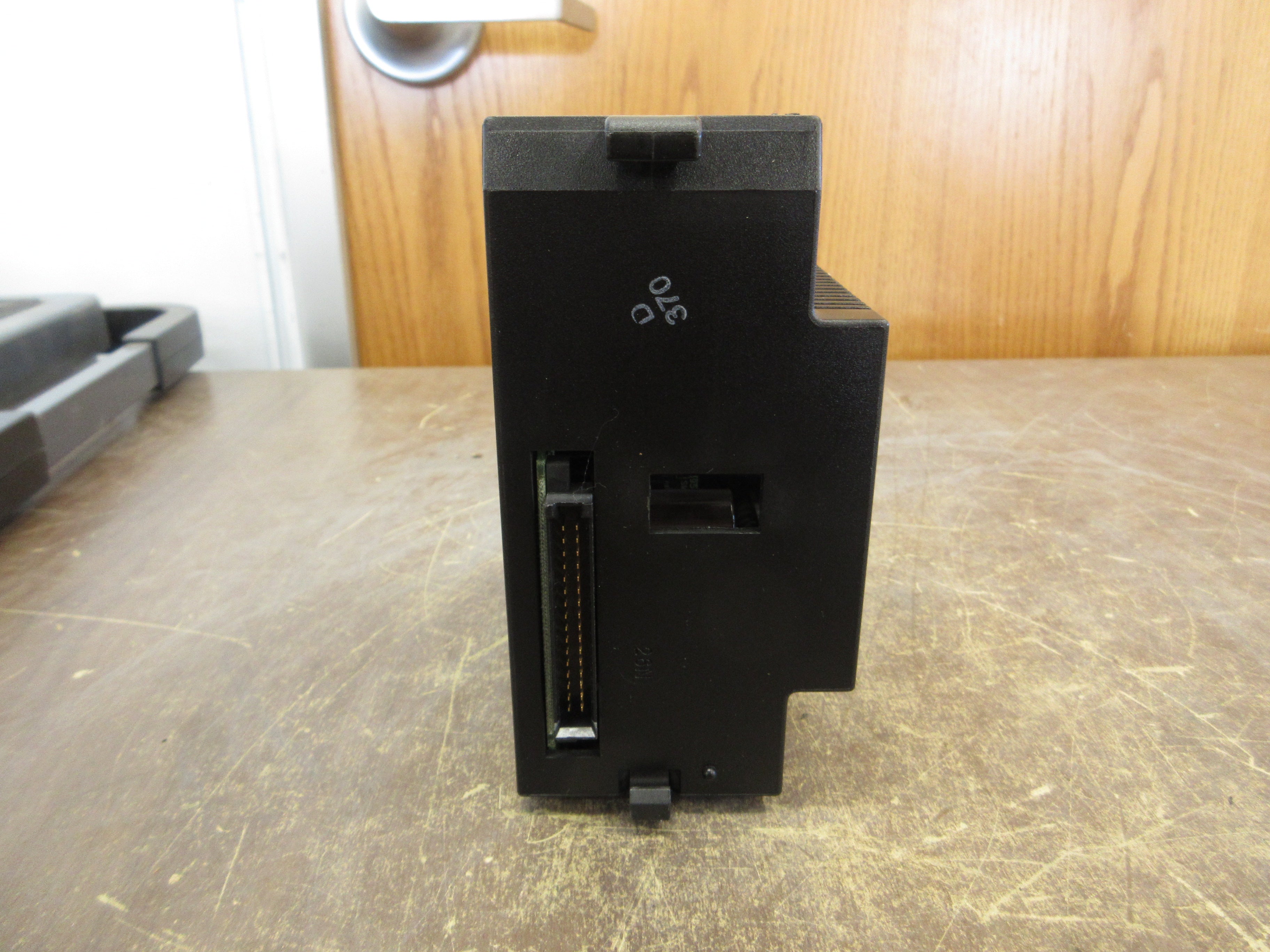 GE Fanuc Series 90-30 Power Supply IC693PWR331C 24VDC Hi-Cap 30W Used