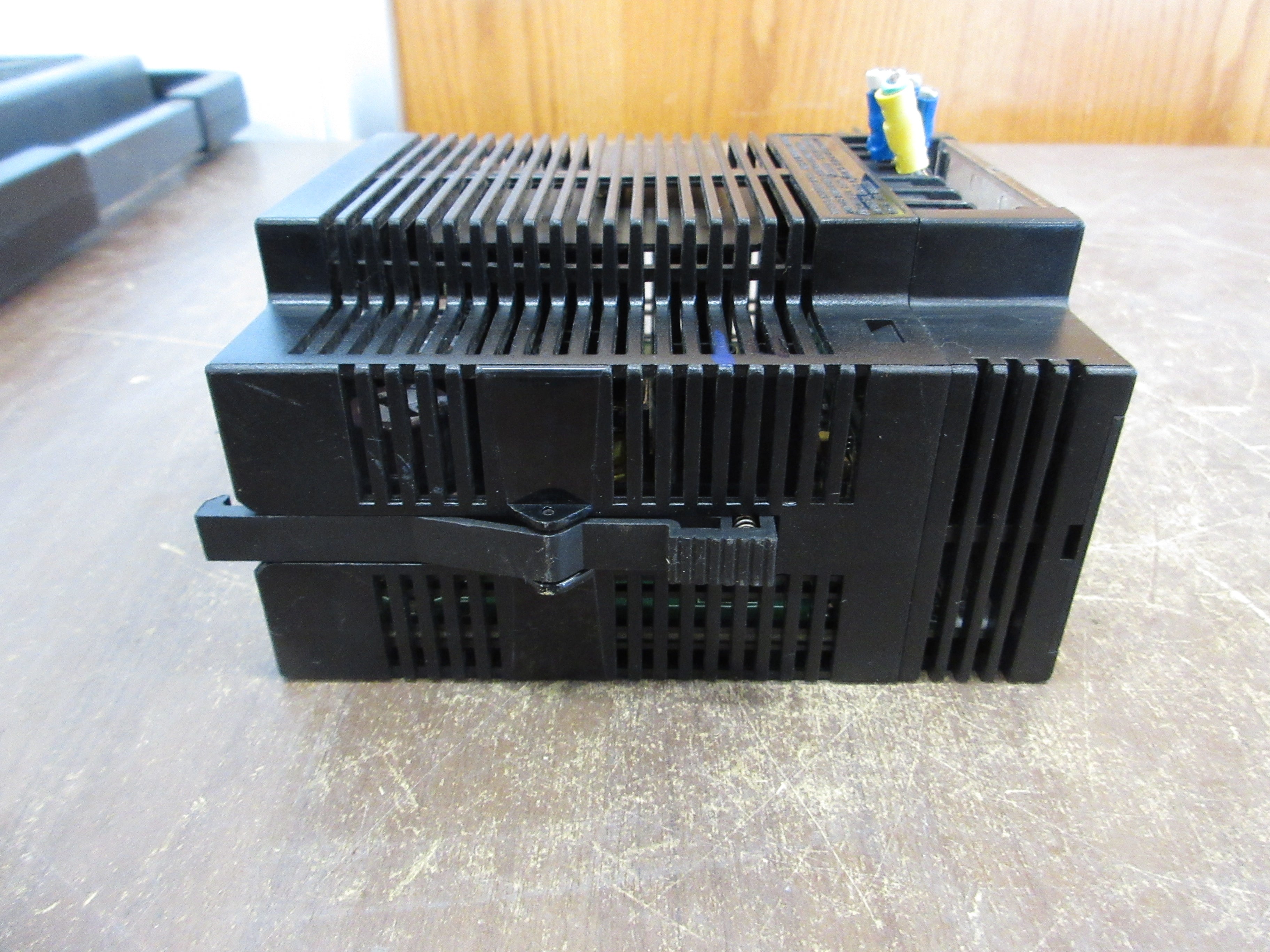 GE Fanuc Series 90-30 Power Supply IC693PWR331C 24VDC Hi-Cap 30W Used