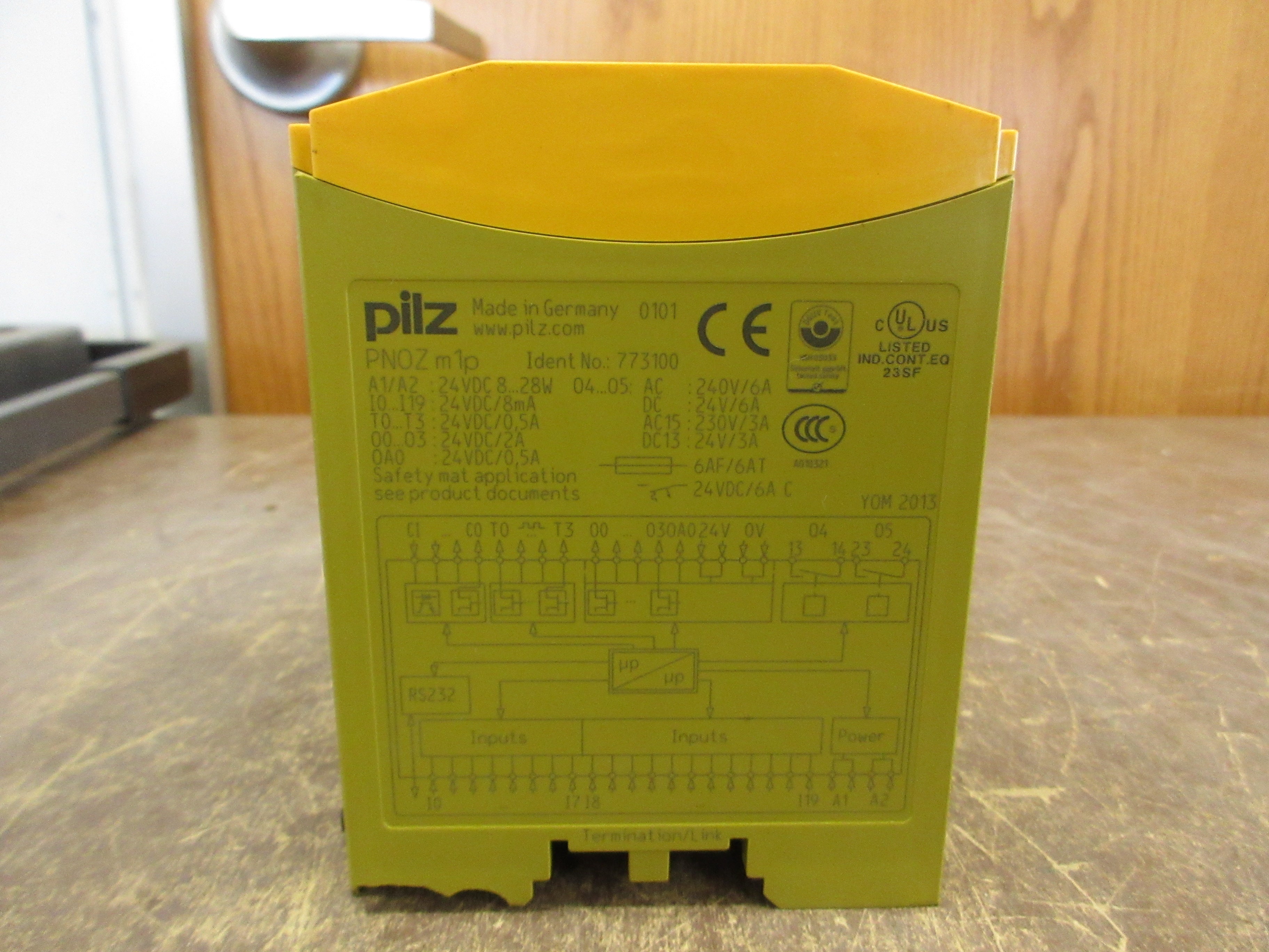 Pilz PNOZ m1p Base Unit 773100 *Chipped Base* Used
