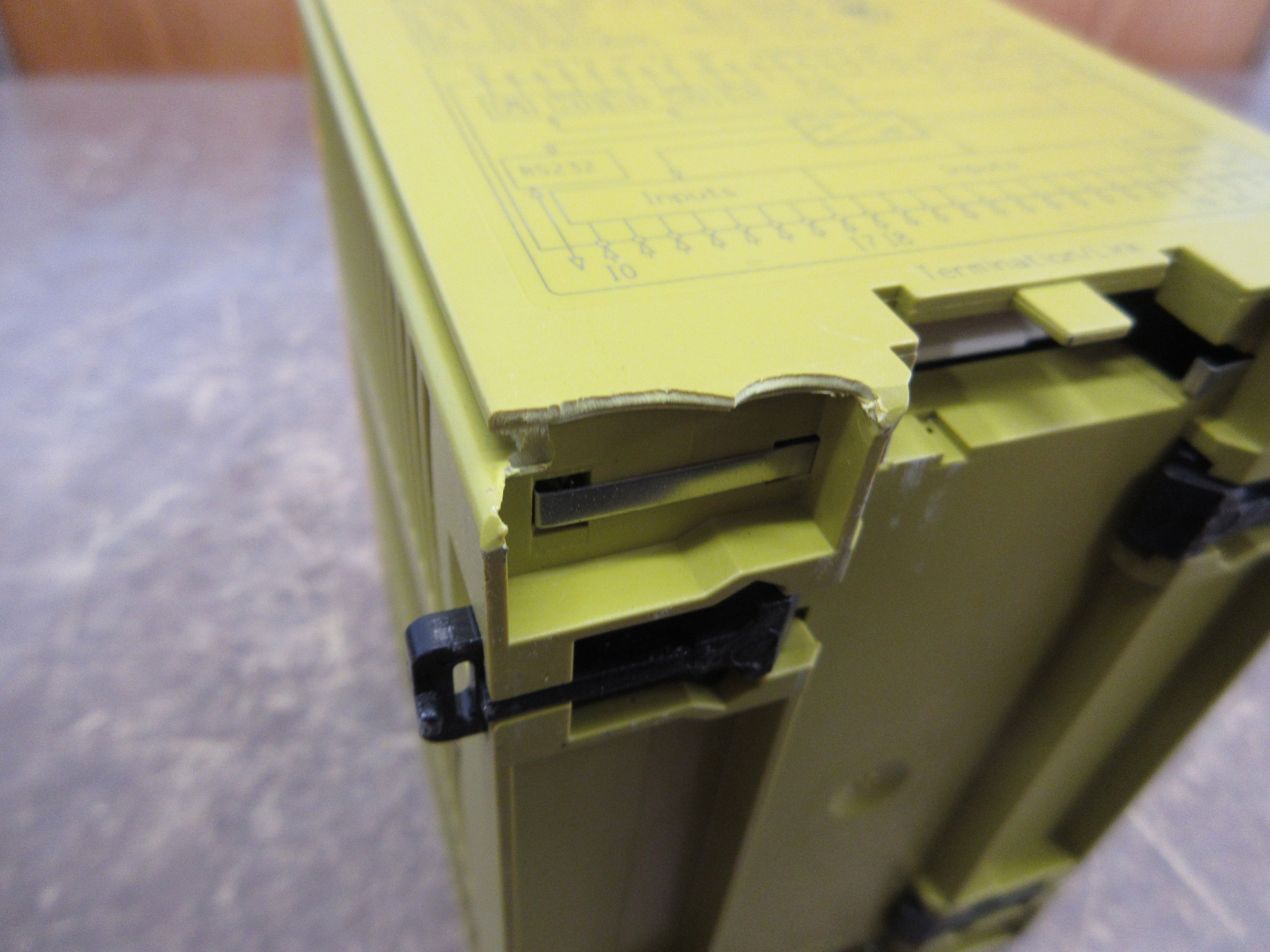Pilz PNOZ m1p Base Unit 773100 *Chipped Base* Used
