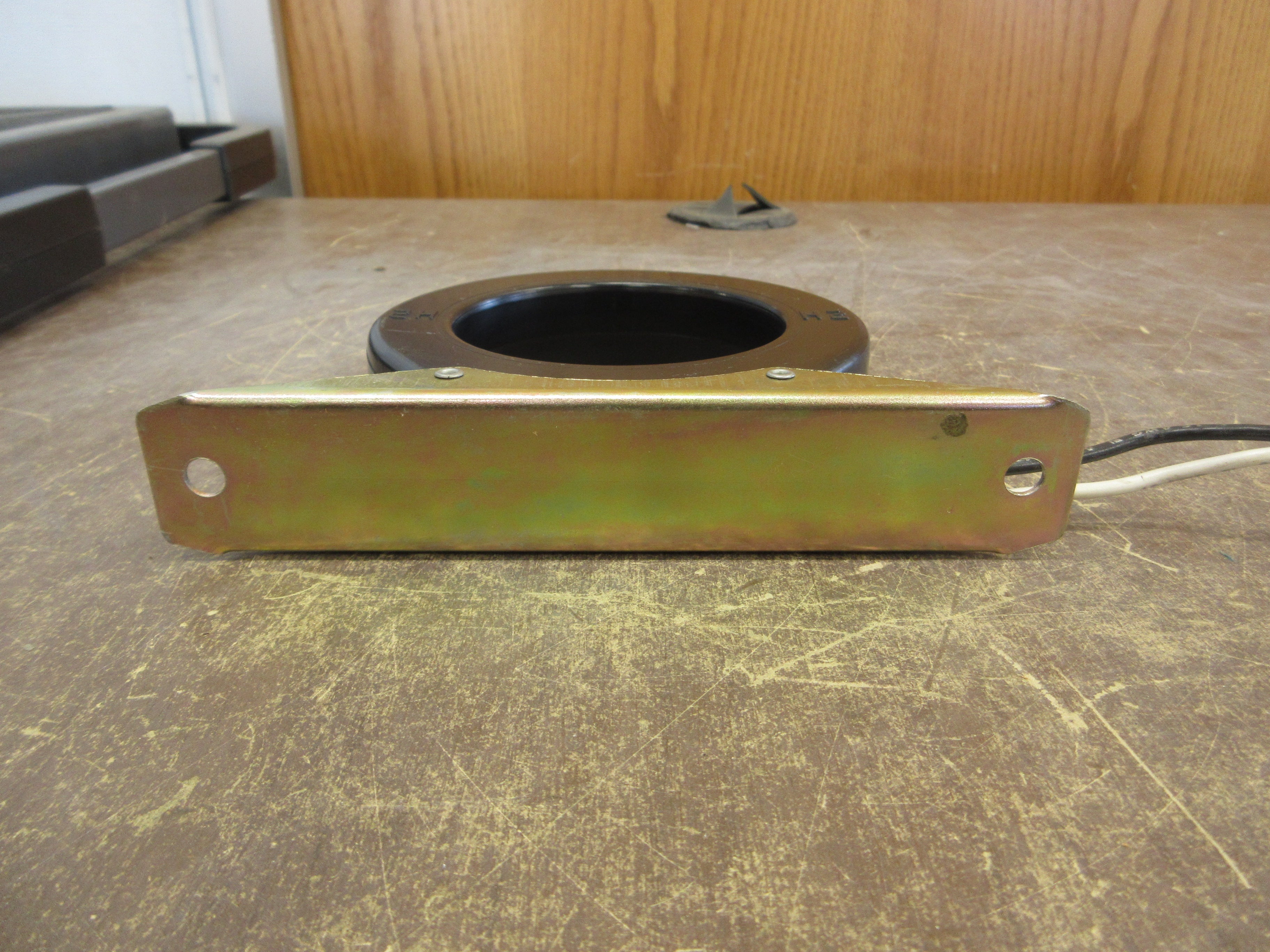 Cutler-Hammer Current Transformer 76 RBL-801 Ratio 800:5A 600V 50-400Hz 10kV BIL