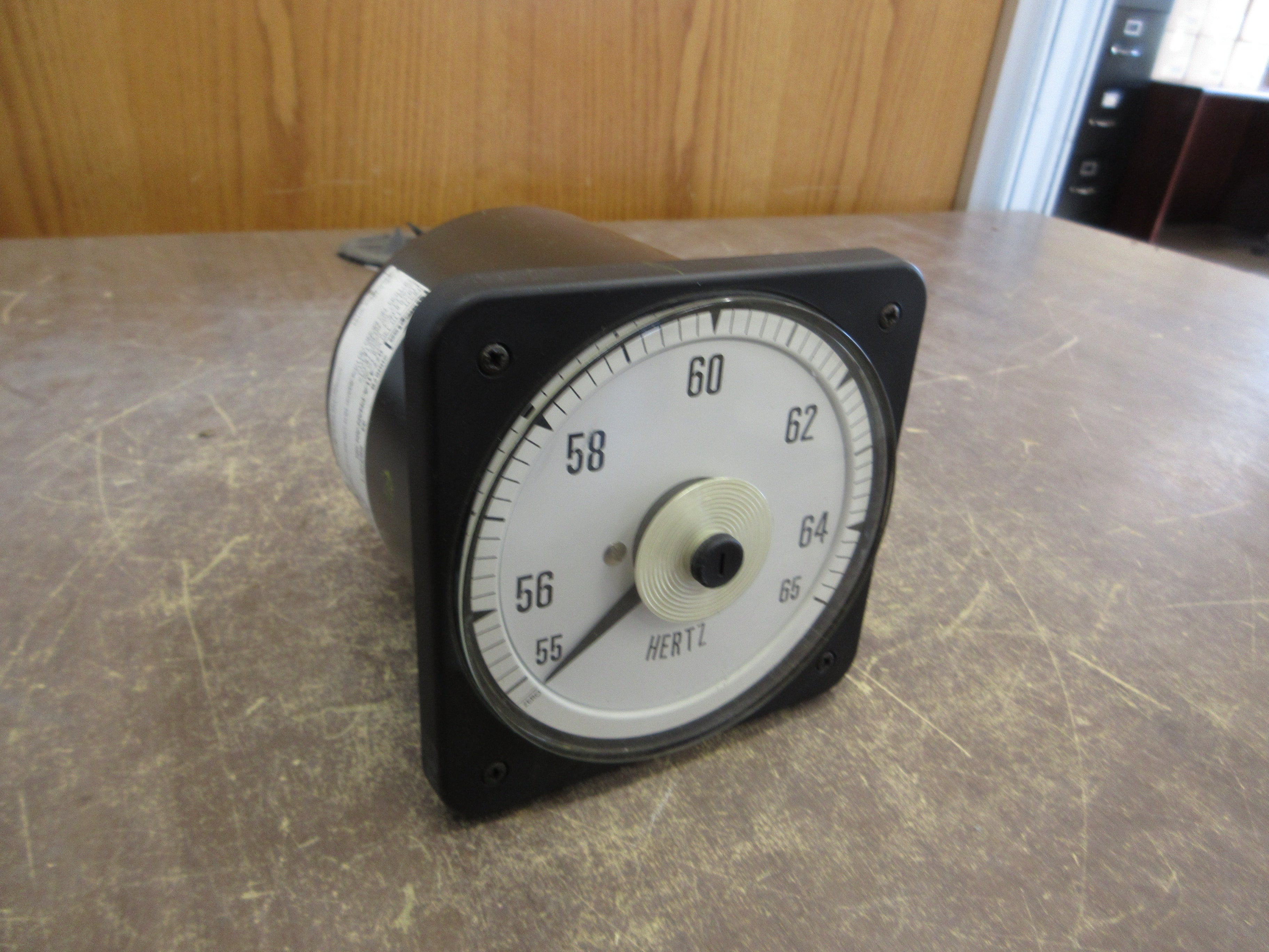 Crompton Frequency Meter 077-41LA-PNAN-AN-SN Range: 55-65Hz Used