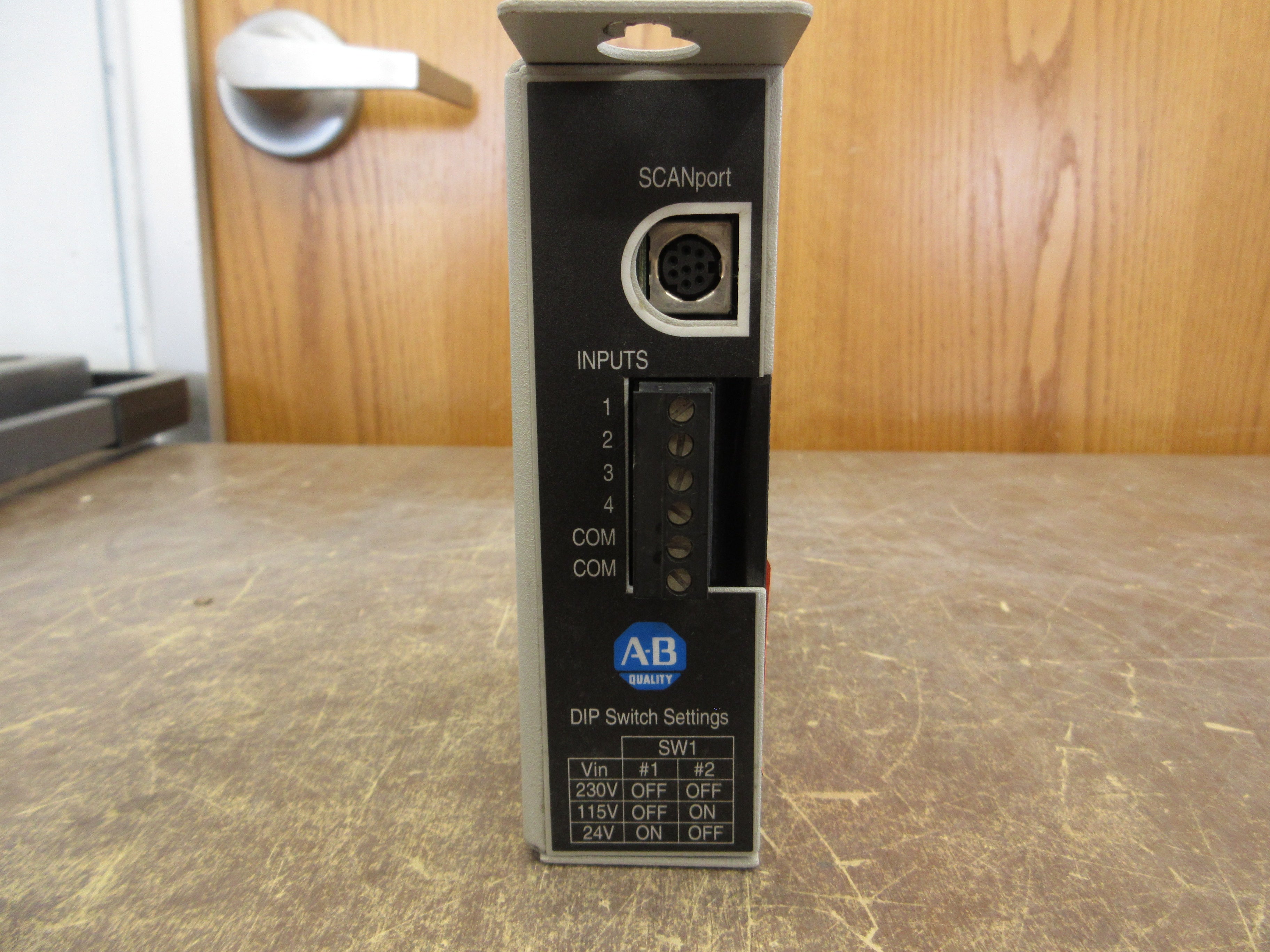 Allen-Bradley DeviceNet Comm Module 2100-GK61 FRN: 2.080 Series A Used