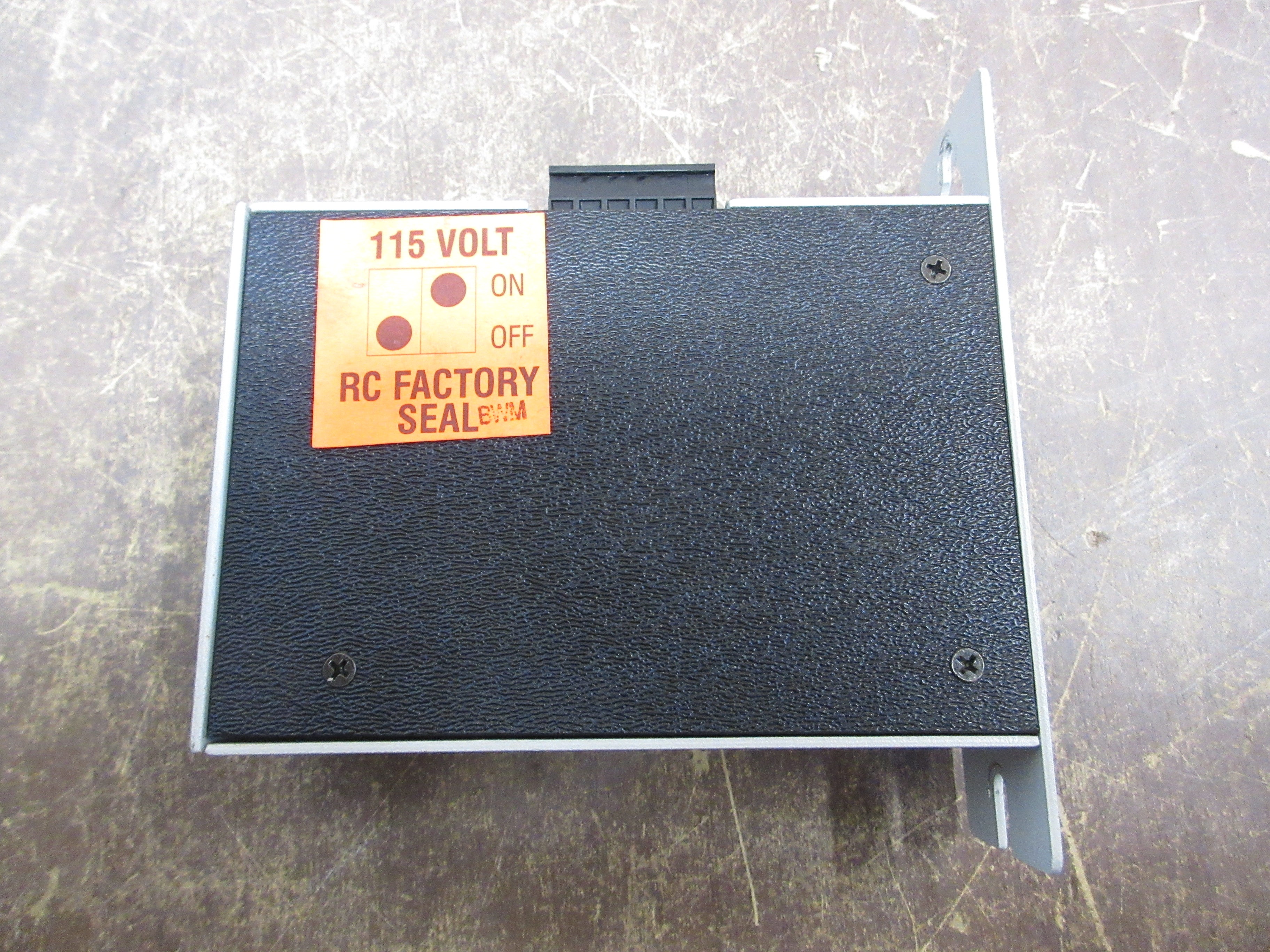 Allen-Bradley DeviceNet Comm Module 2100-GK61 FRN: 2.080 Series A Used