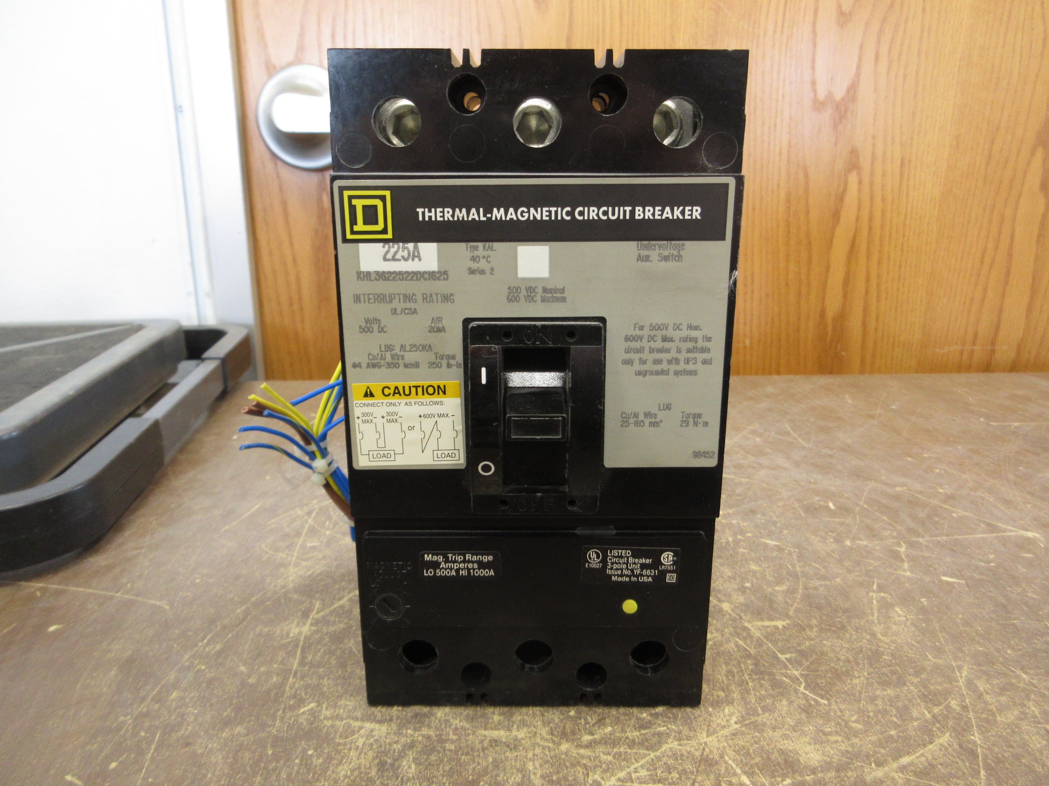 Square D DC Circuit Breaker KHL3622522DC1625 225A 500VDC Used