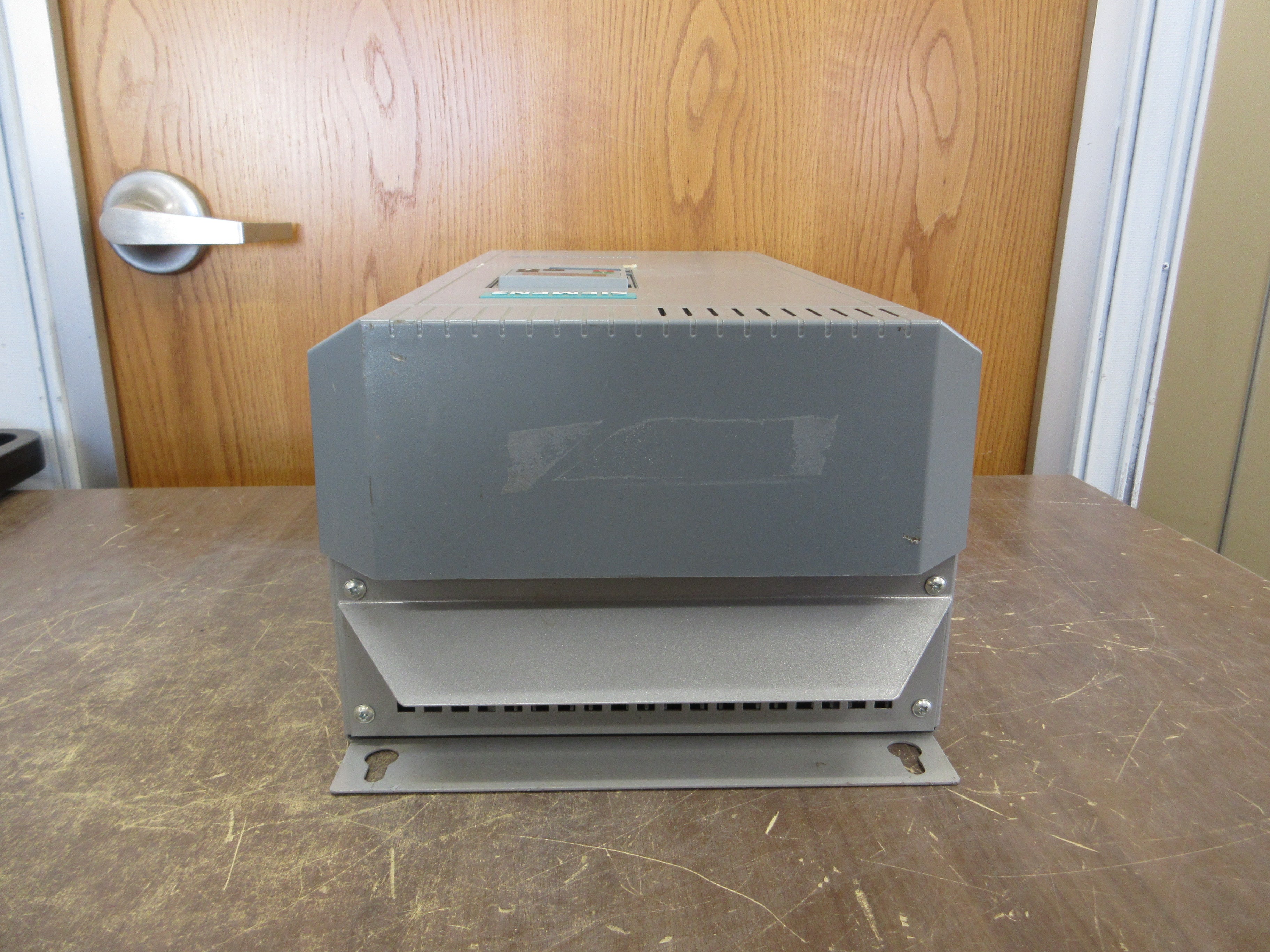 Siemens Midimaster Eco AC Drive 6SE9523-0DG40 20HP w/ Keypad Used