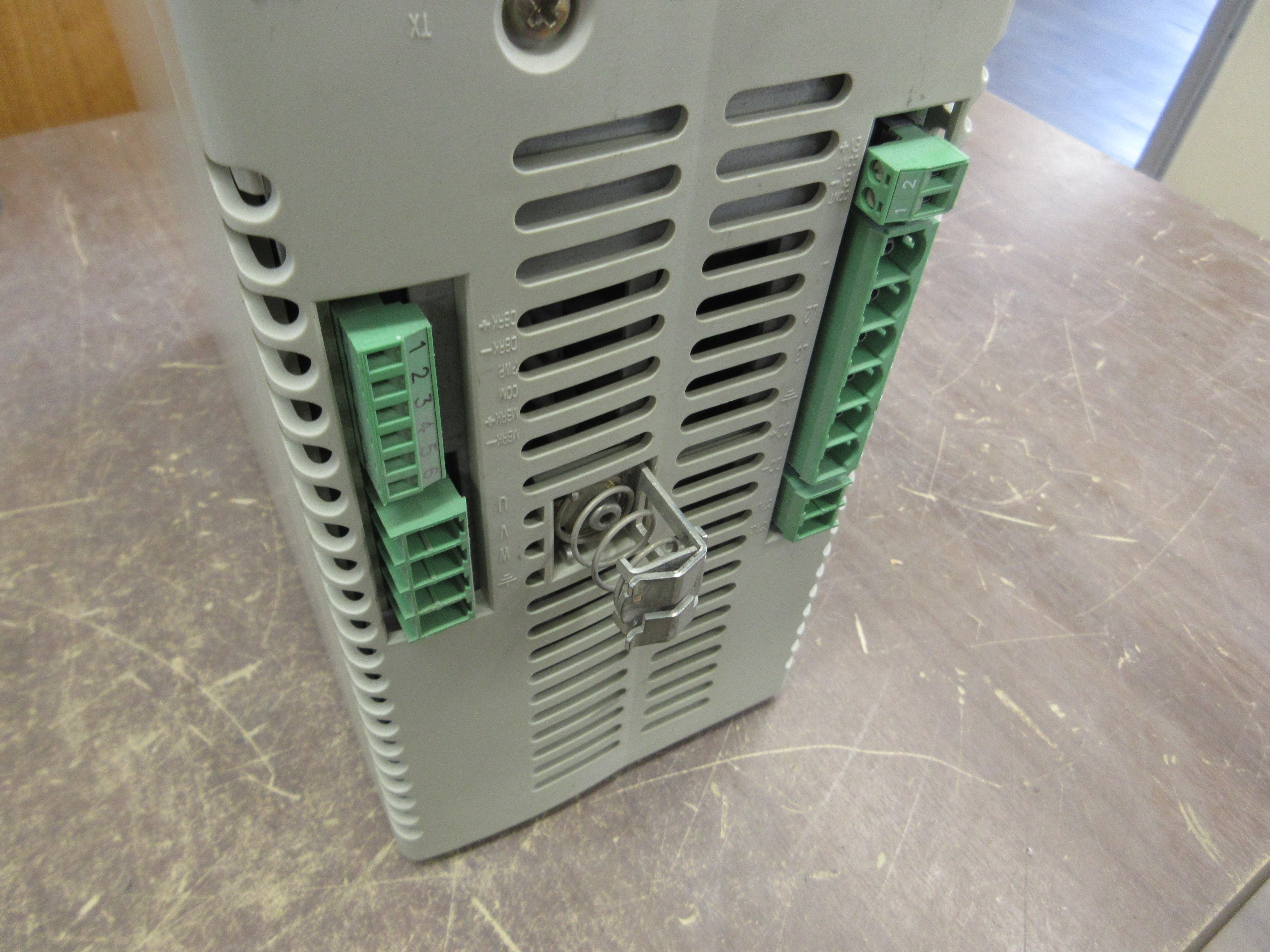 Allen-Bradley Kinetix 6000 Integrated Axis Module 2094-BC01-M01 Ser. A Used