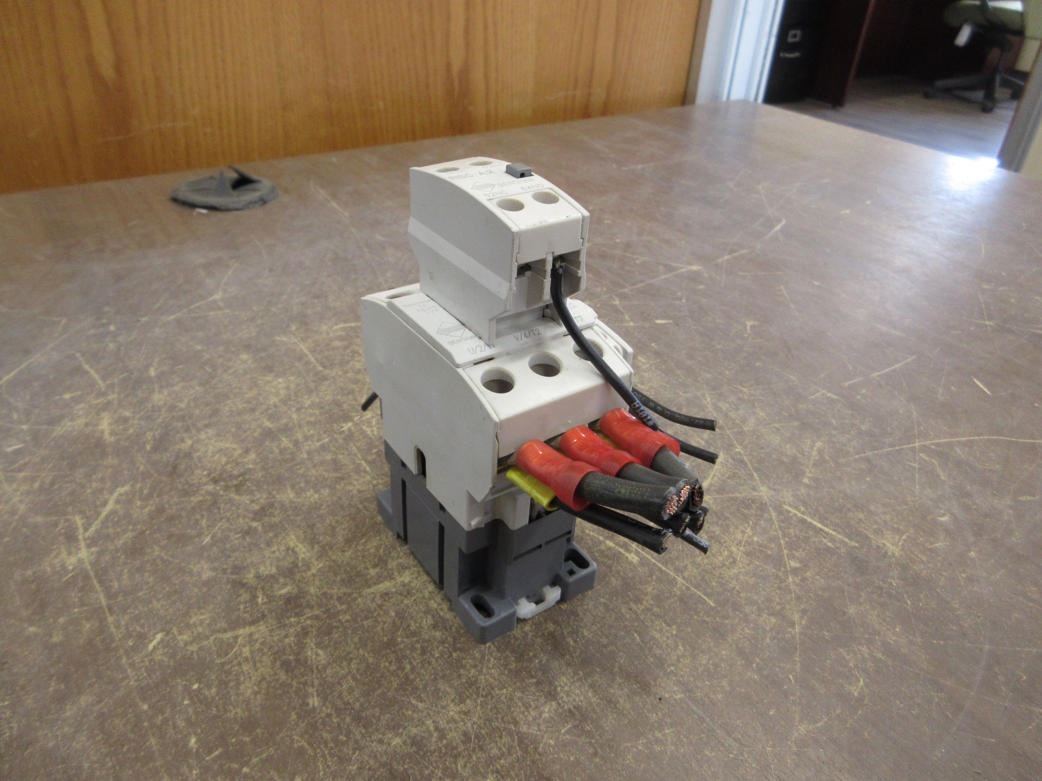 Benshaw Contactor RSC-32 120V Coil 32A (1) Aux Contact, (1) Aux Contact Block