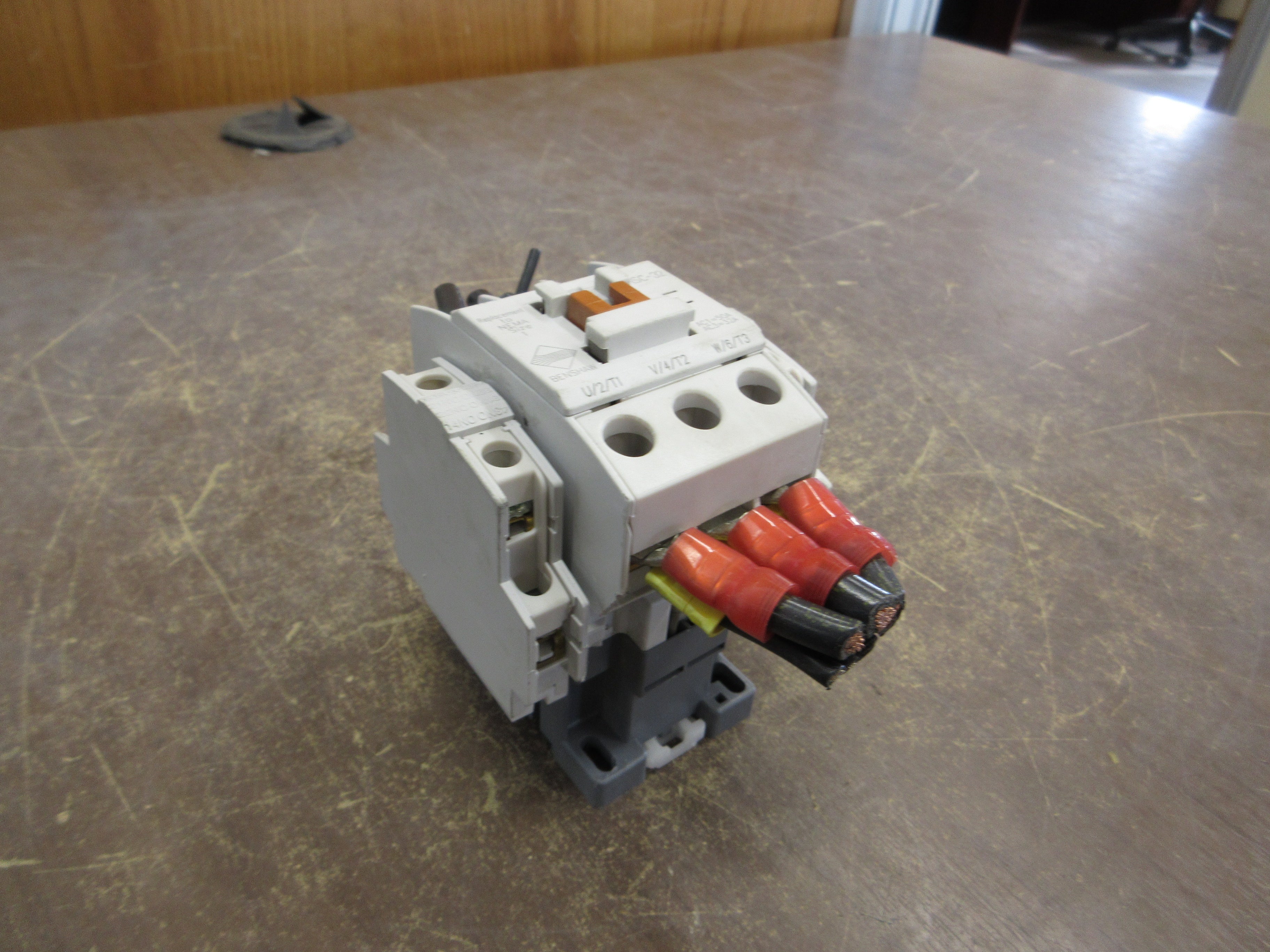 Benshaw Contactor RSC-32 120V Coil 32A (2) Aux Contacts Used