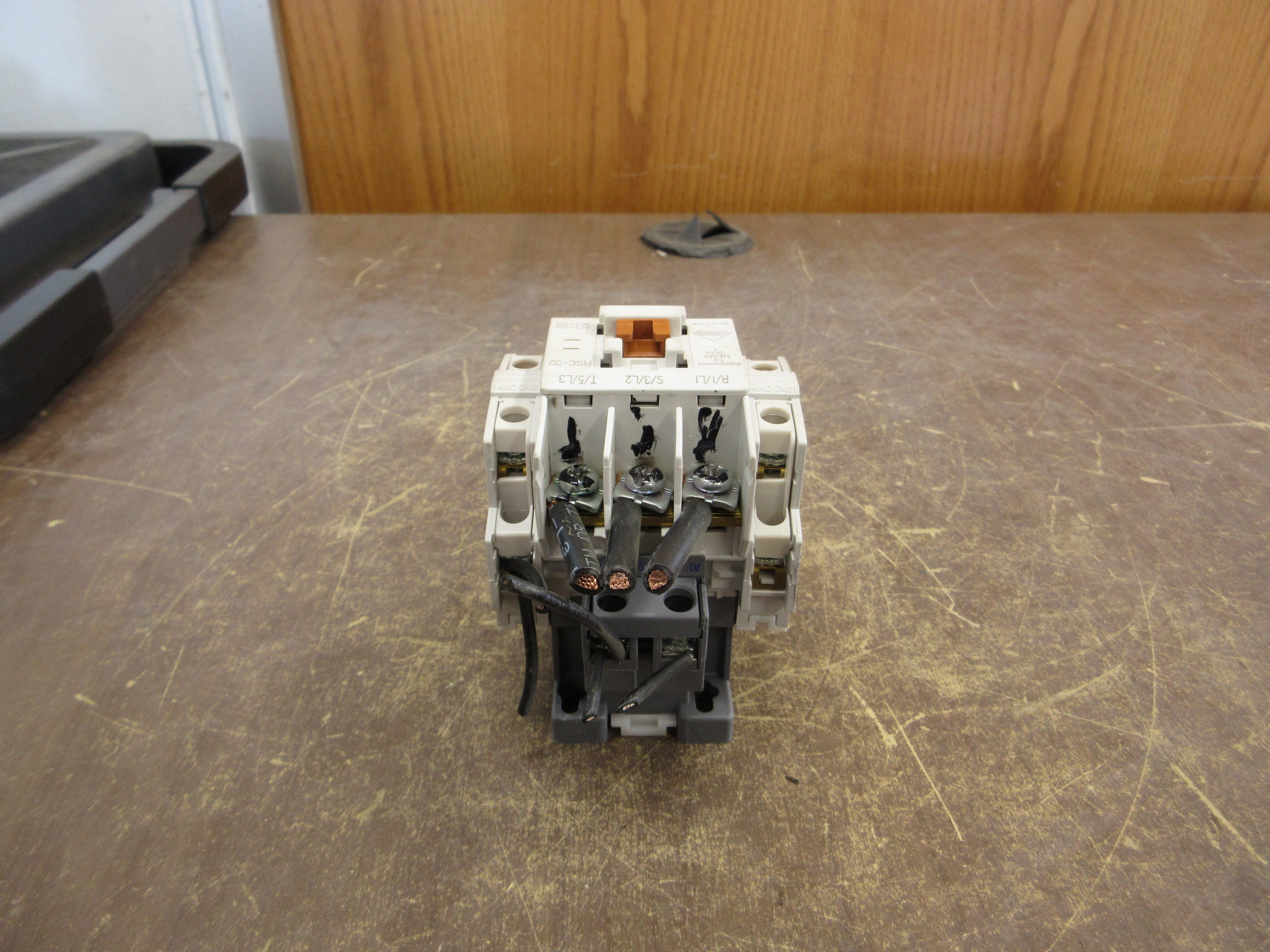 Benshaw Contactor RSC-32 120V Coil 32A (2) Aux Contacts Used
