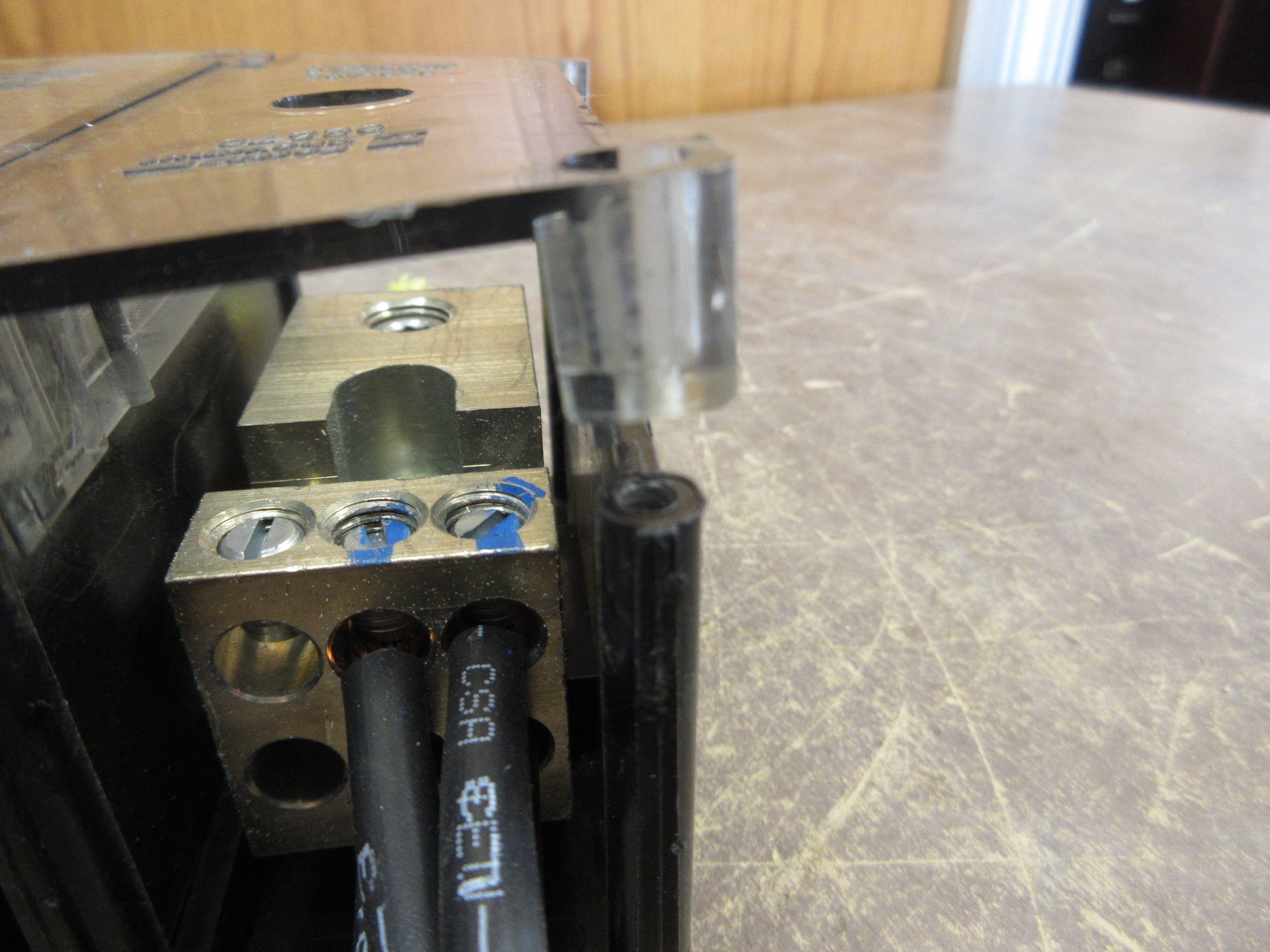 Ferraz Shawmut Power Distribution Block 67563 3P 600V Used