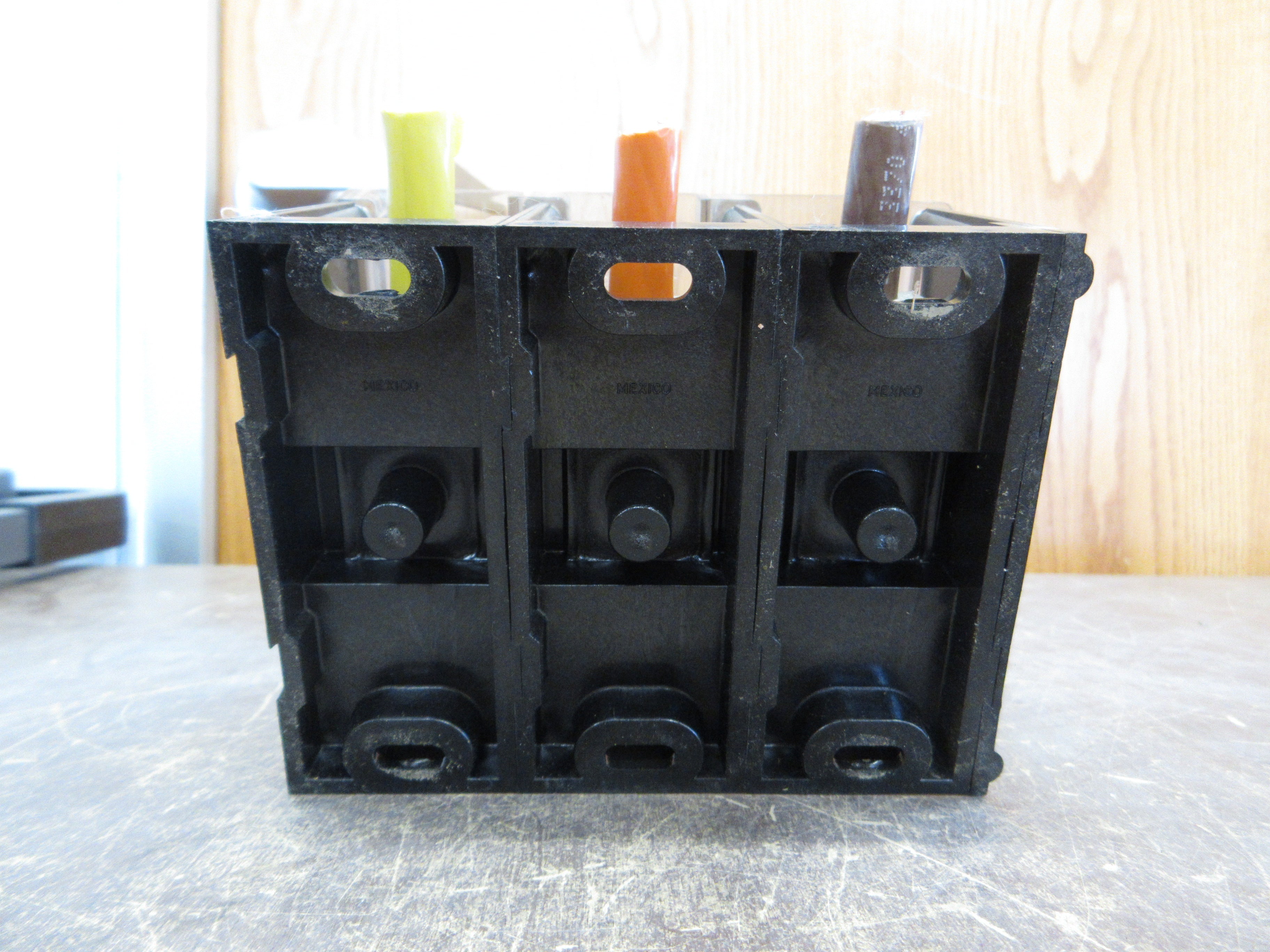 Ferraz Shawmut Power Distribution Block 67563 3P 600V Used