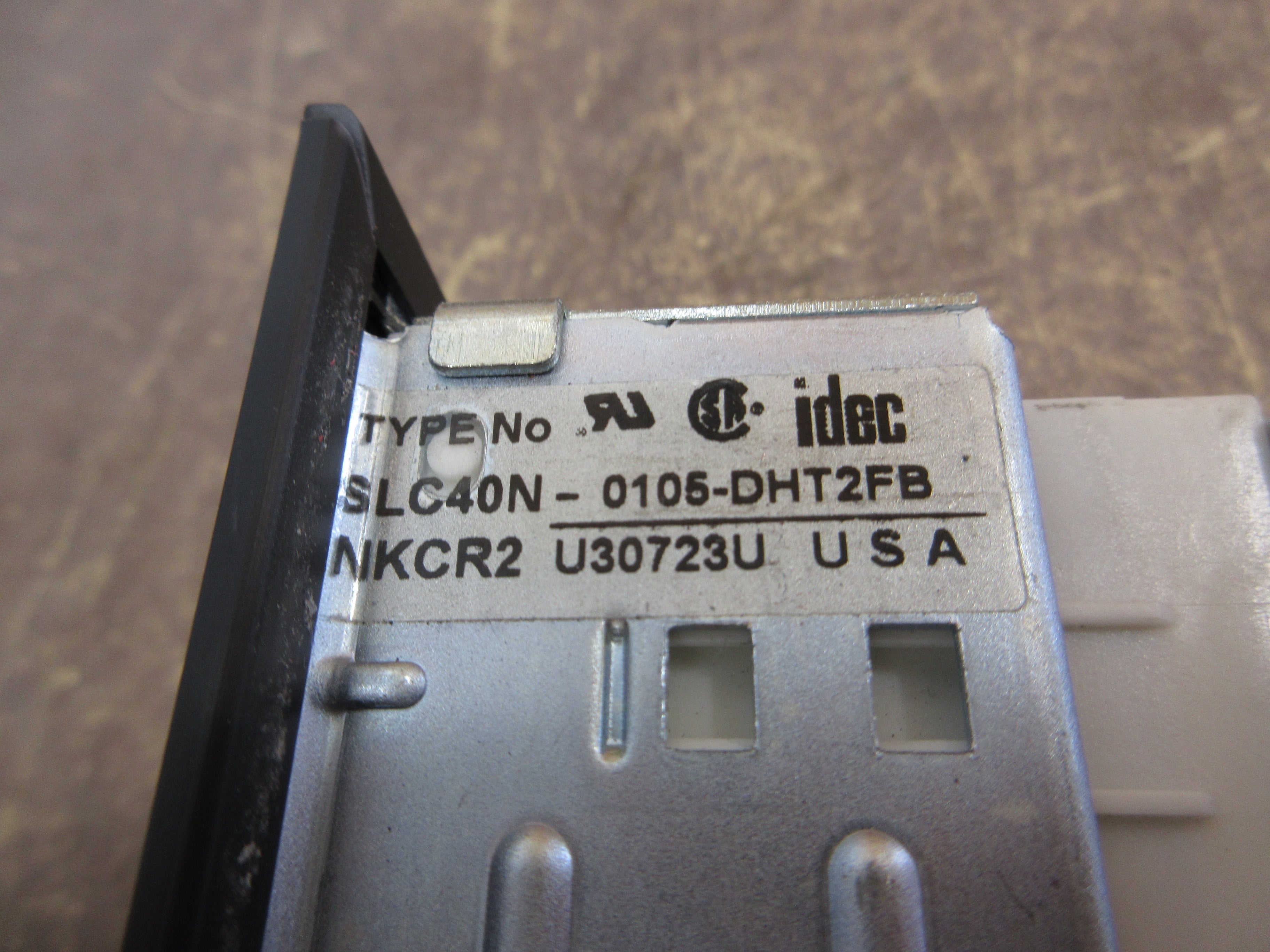 Idec Annunciator SLC40N-0105-DHT2FB Size: 1x5 Used