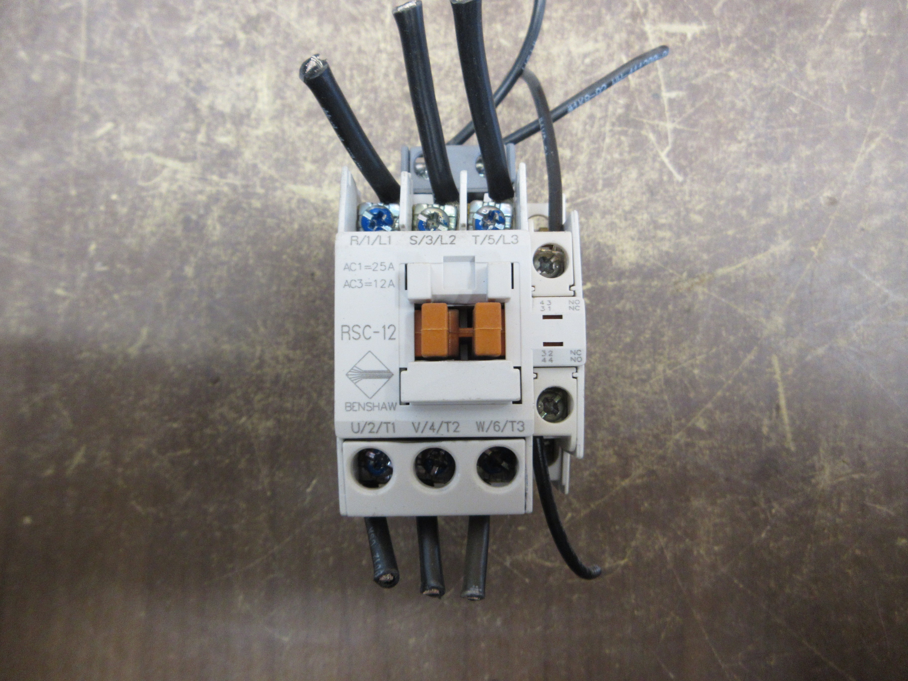 Benshaw Contactor RSC-12 120V Coil 12A *Cracked* *Missing (1) Terminal Cover*