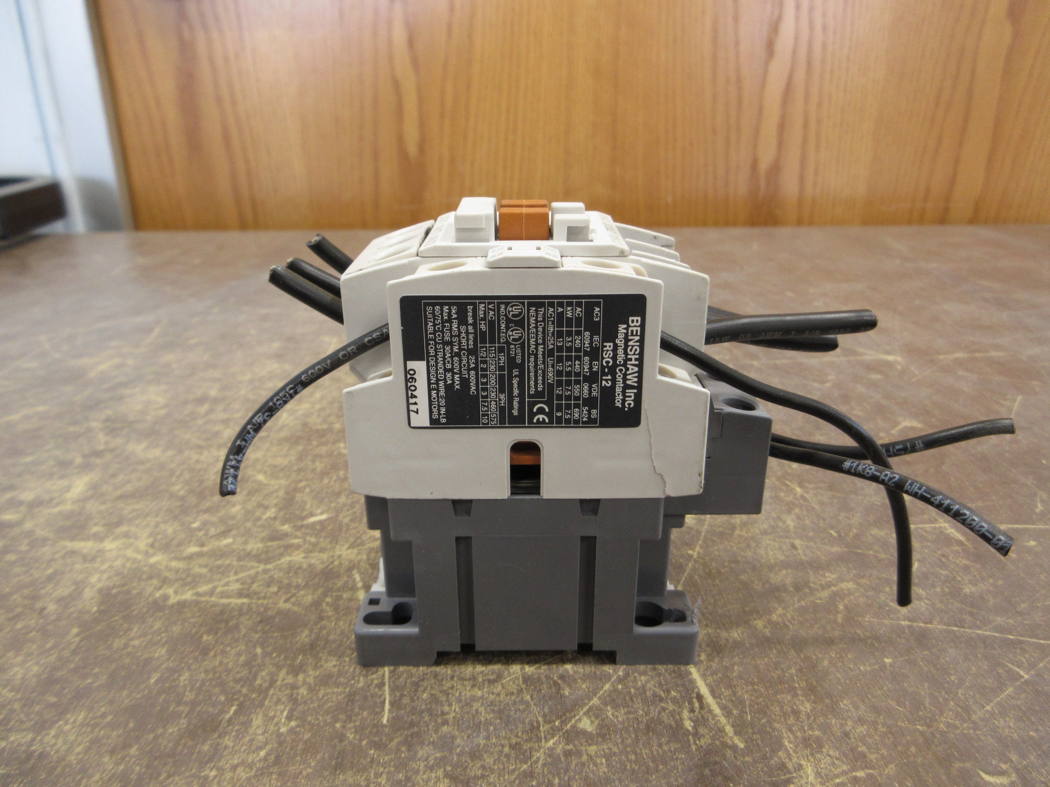 Benshaw Contactor RSC-12 120V Coil 12A *Cracked* *Missing (1) Terminal Cover*