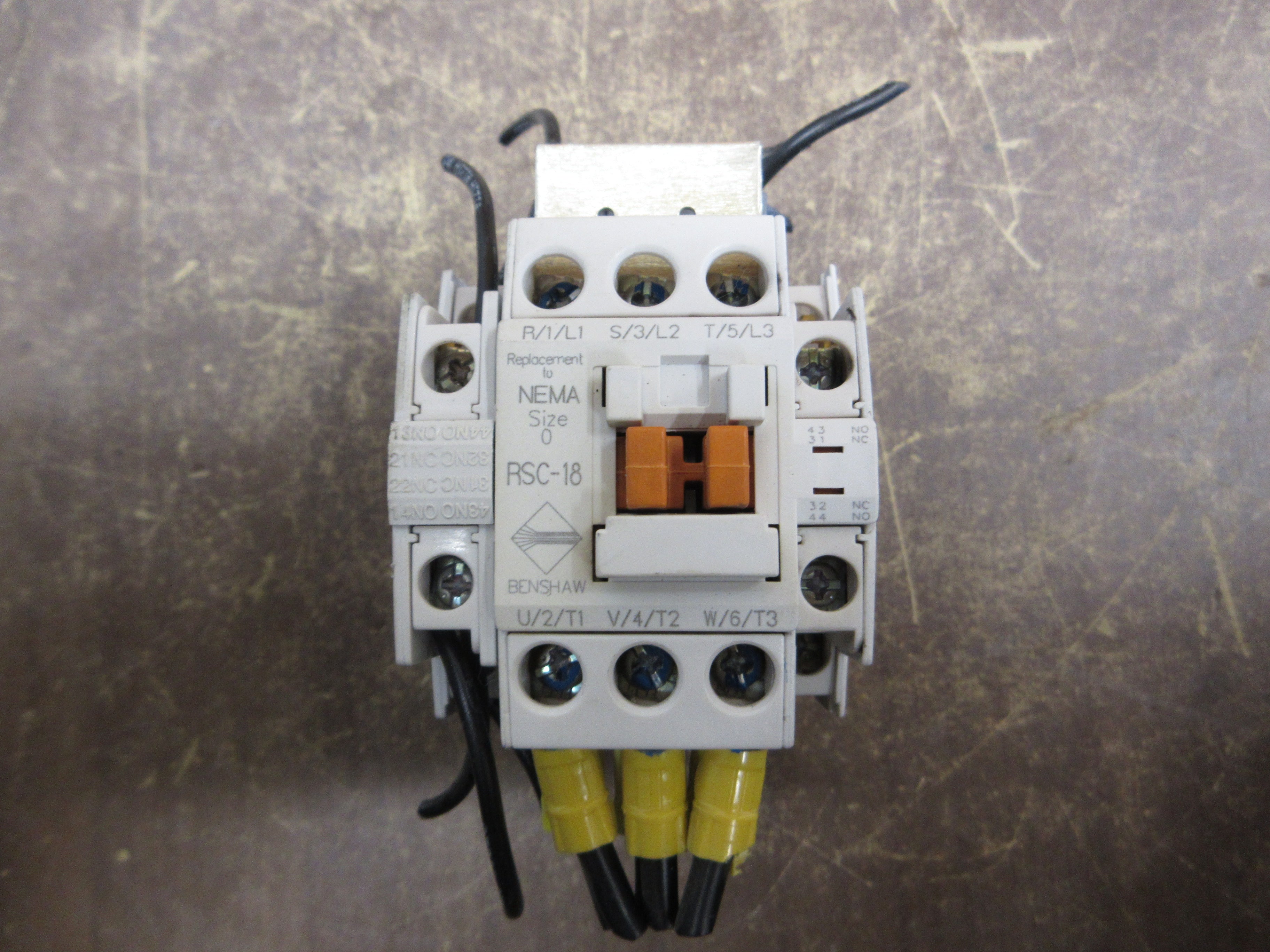 Benshaw Contactor RSC-18 120V Coil 18A (1) Aux Contact Used