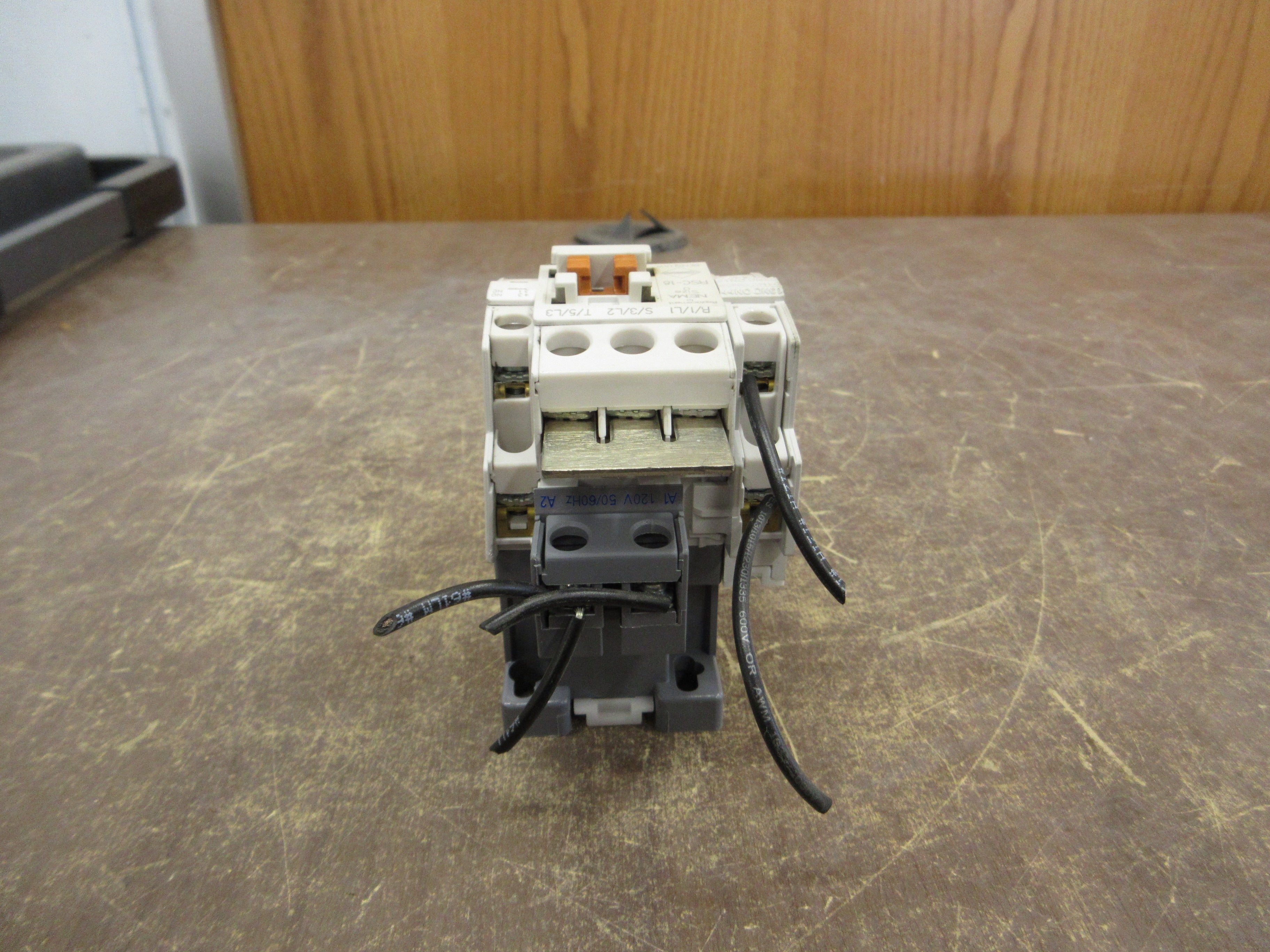 Benshaw Contactor RSC-18 120V Coil 18A (1) Aux Contact Used