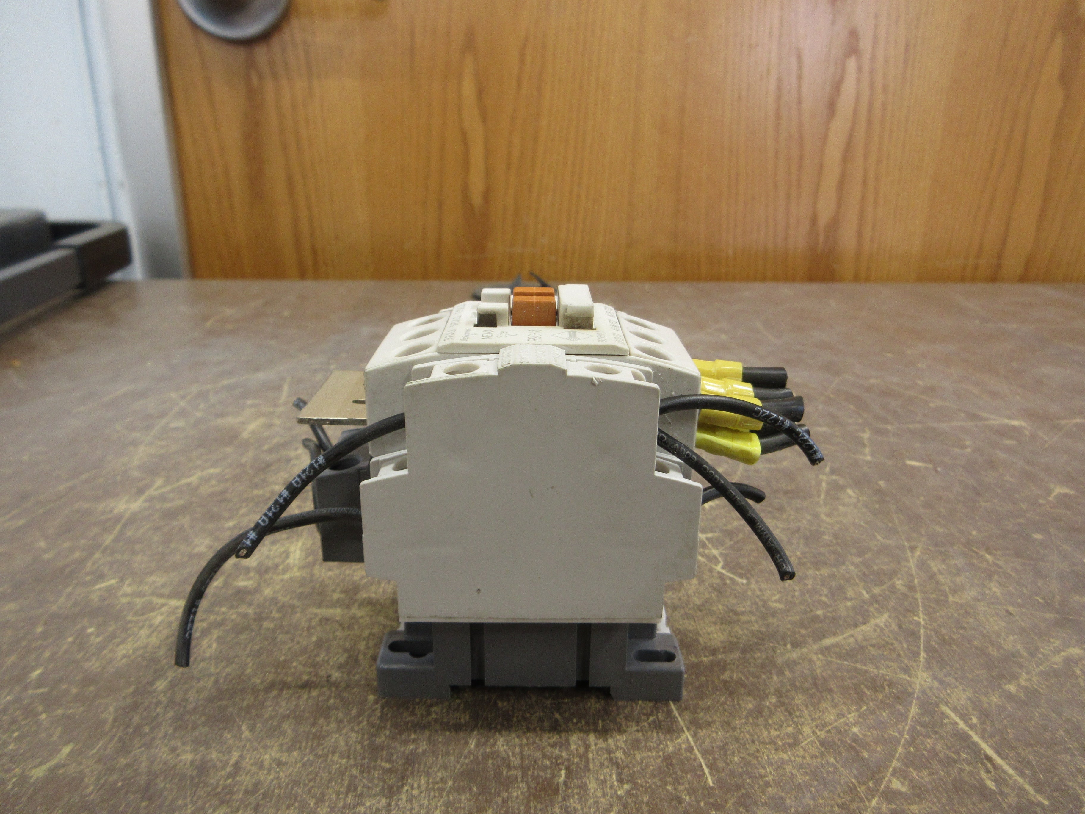 Benshaw Contactor RSC-18 120V Coil 18A (1) Aux Contact Used