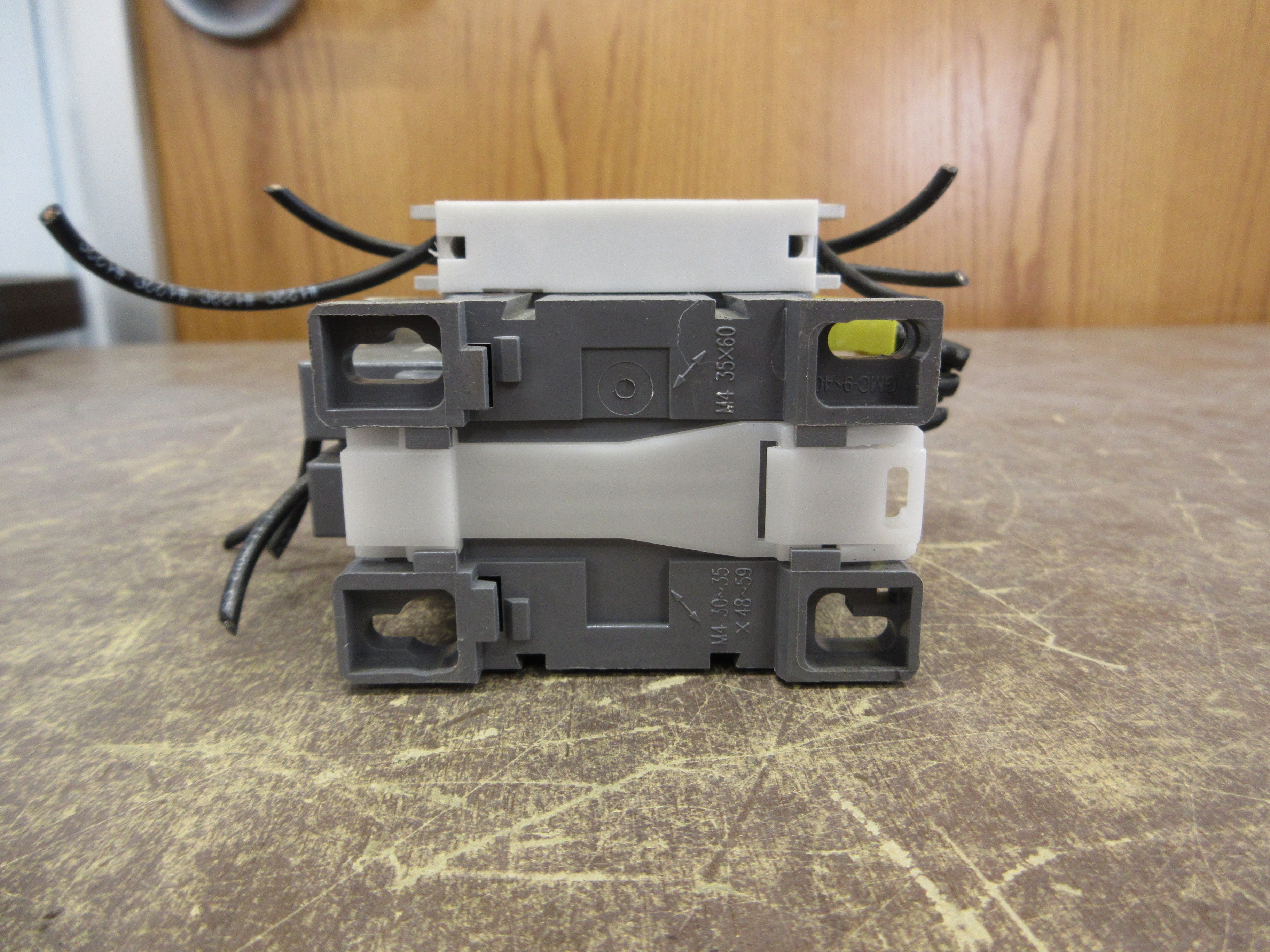 Benshaw Contactor RSC-18 120V Coil 18A (1) Aux Contact Used