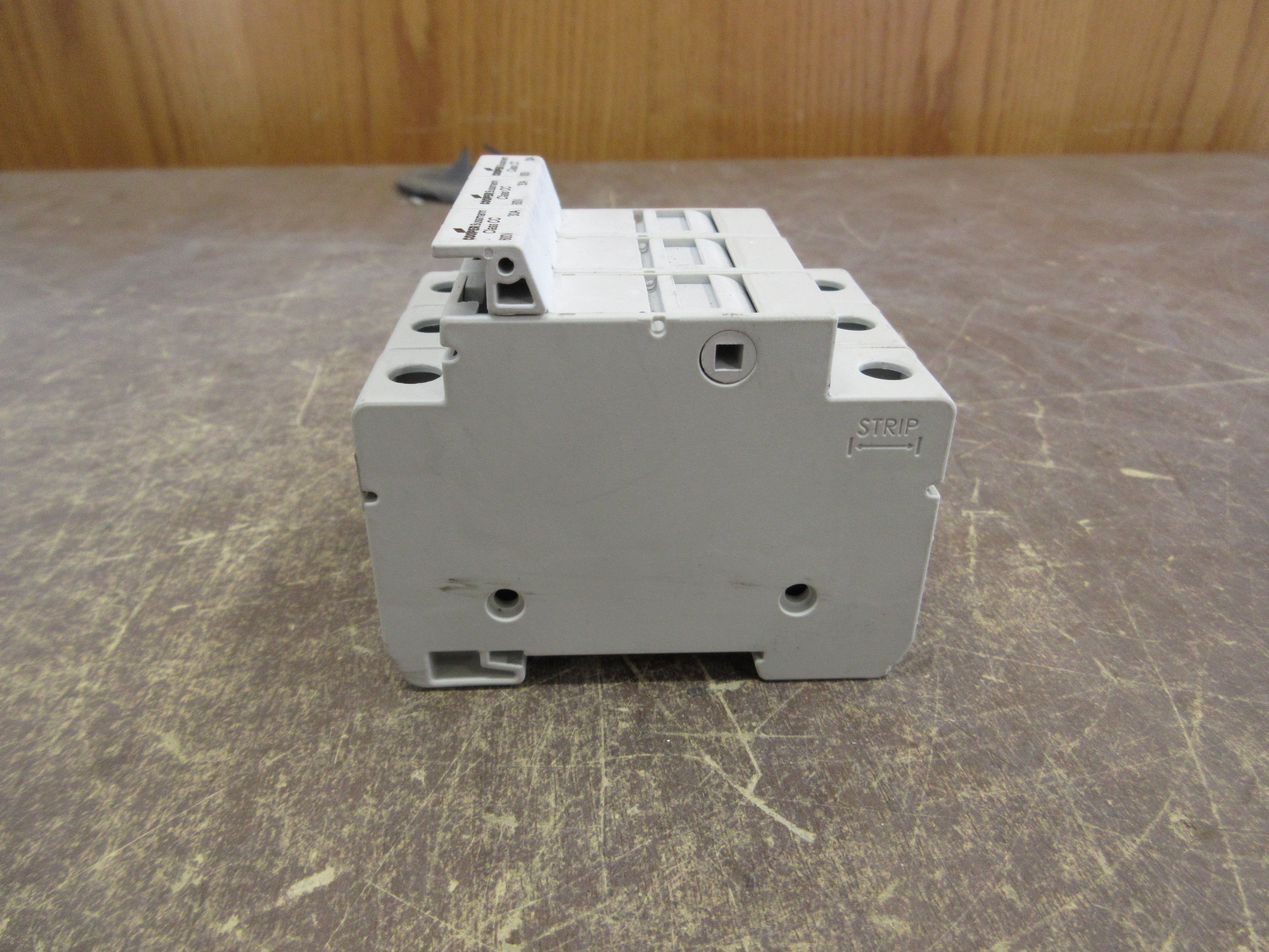 Bussmann Fuseholder CHCC 3 30A 600V 3P *Lot of 2* *Broken DIN Rail Mount* Used