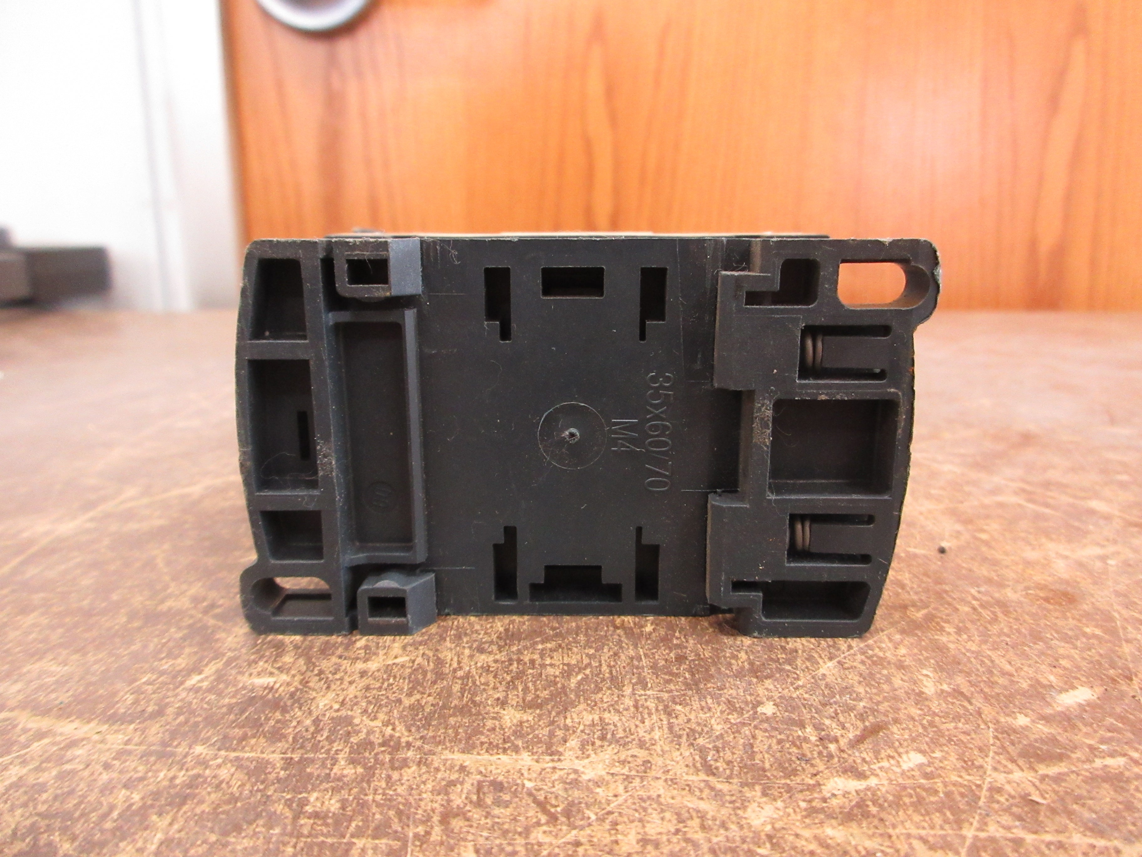 Telemecanique Contactor CAD32 480V Coil 10A 600V Used