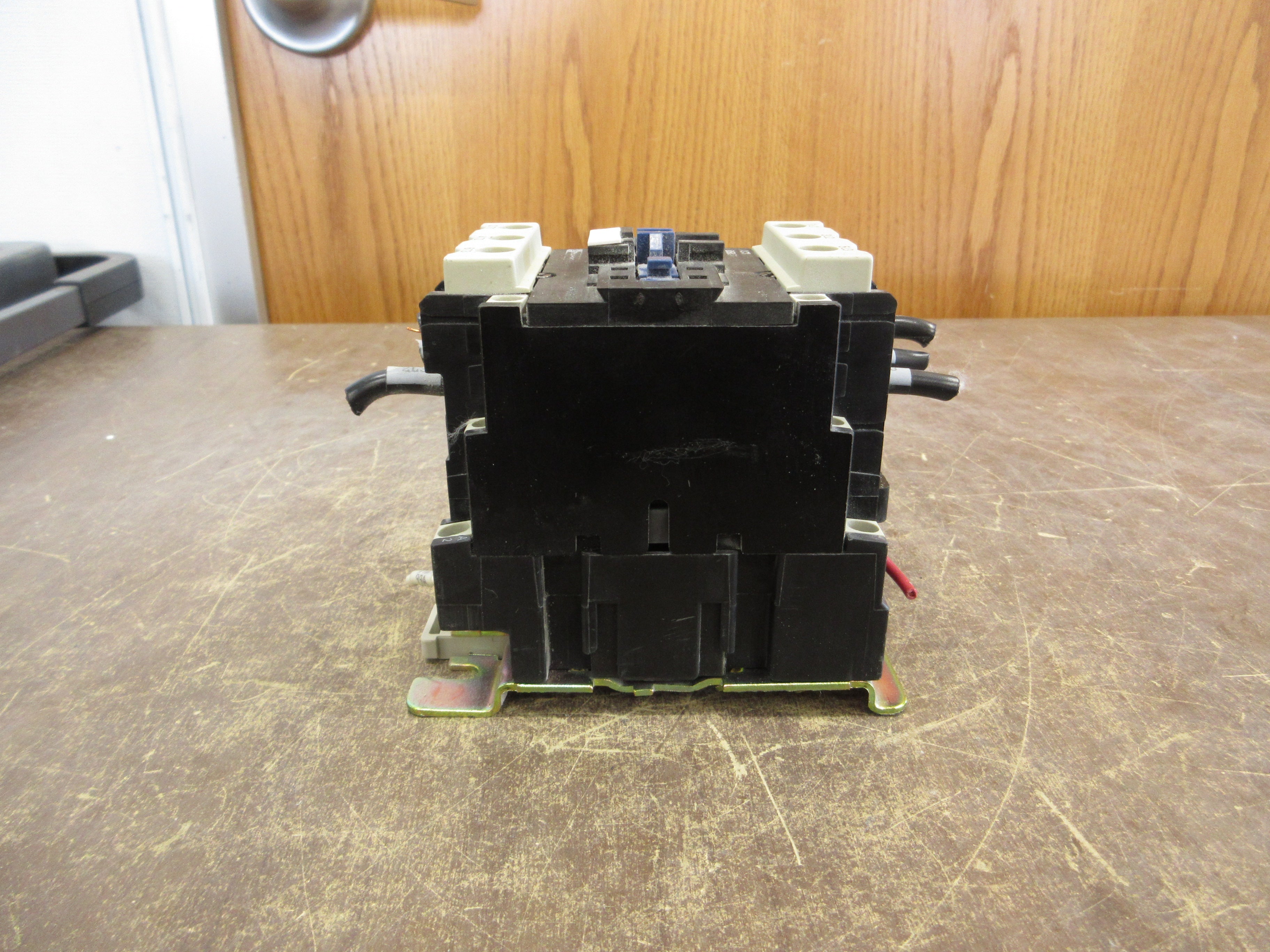 Telemecanique Contactor LC1 D5011 120V Coil 70A 600V Used