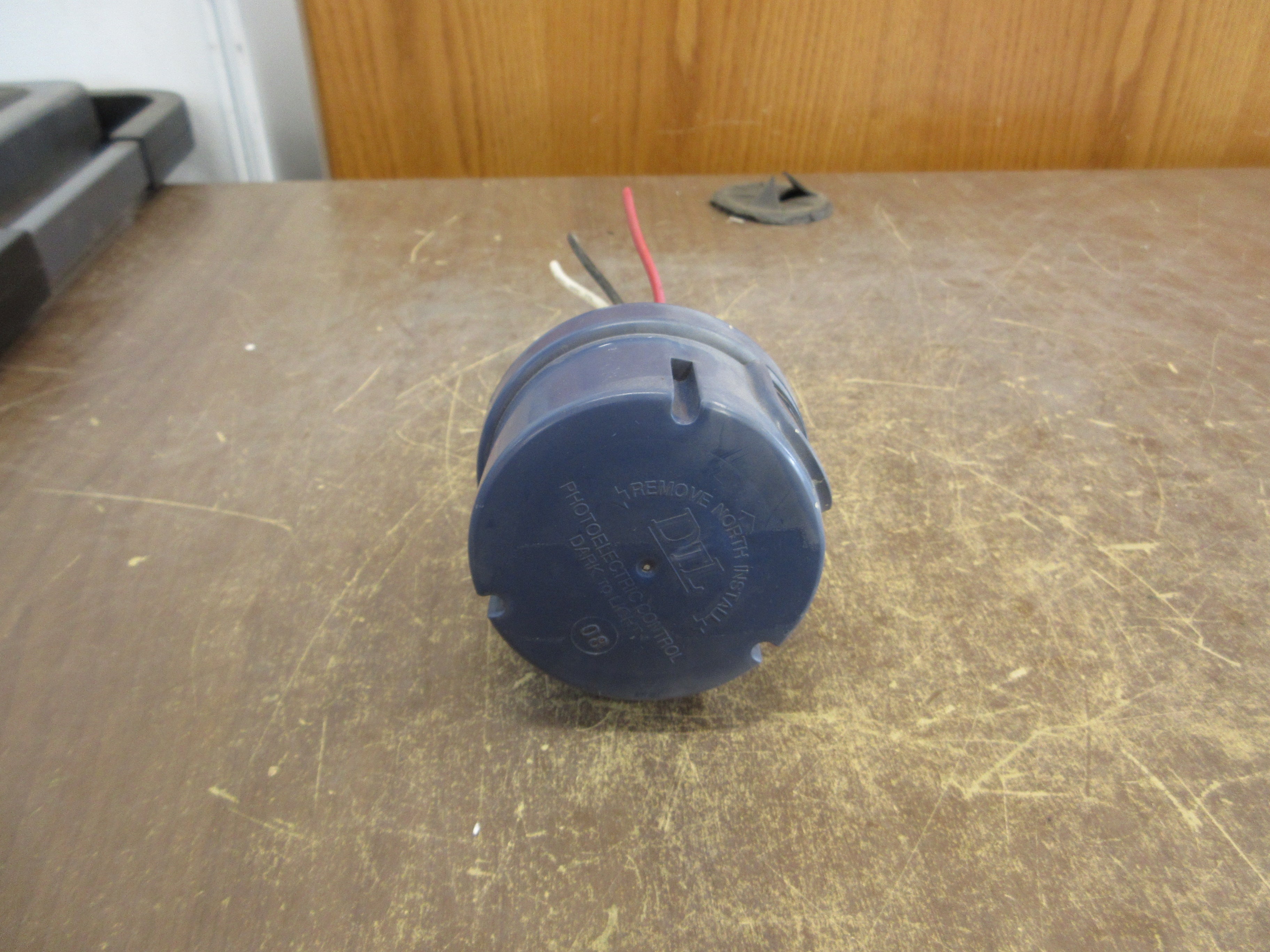 Area Lighting Research Photocell AM-2-A-NB Used