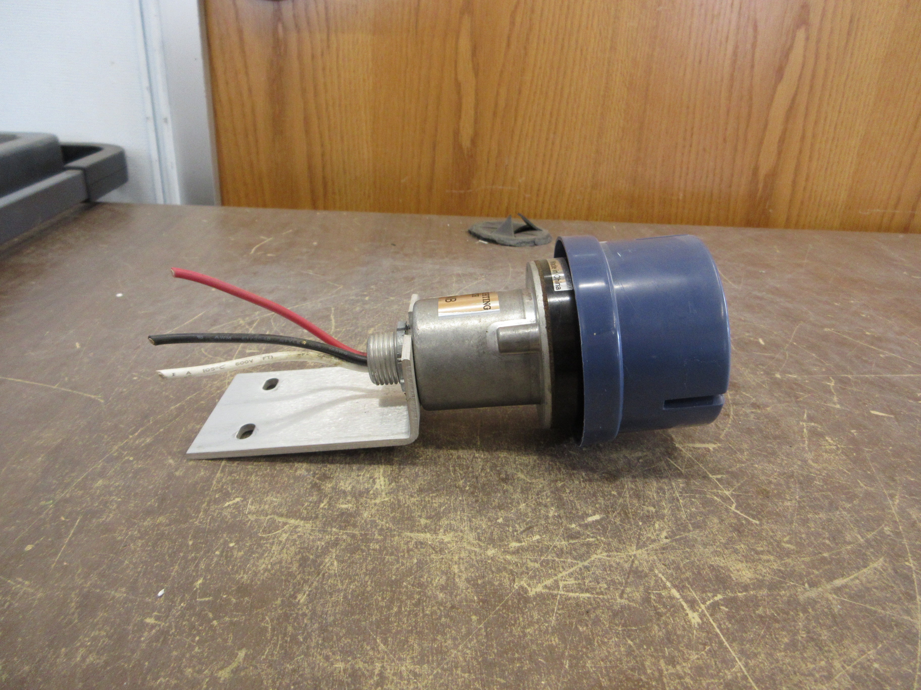 Area Lighting Research Photocell AM-2-A-NB Used