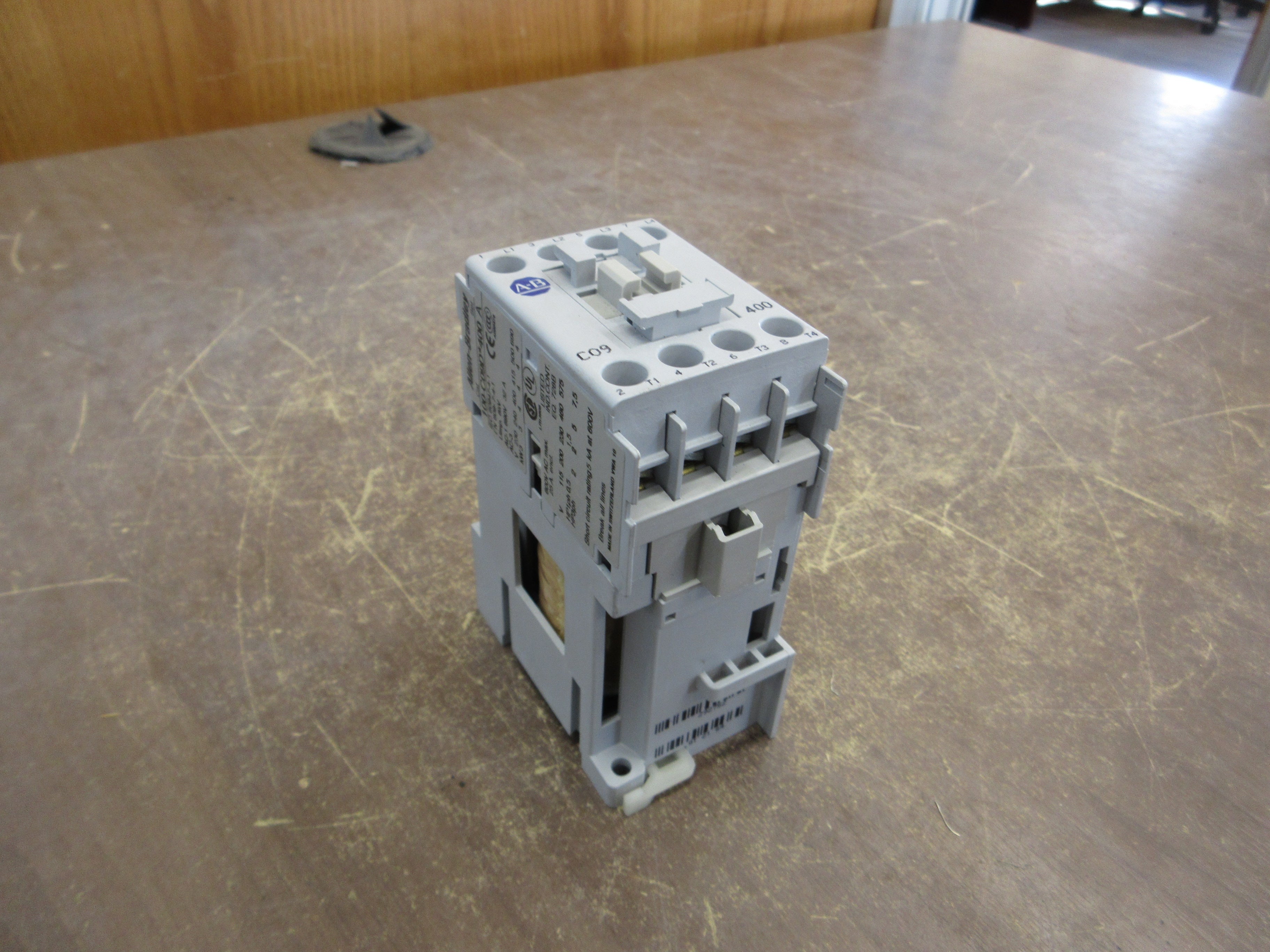 Allen-Bradley Contactor 100-C09D*400 Ser. A 24VDC Coil 25A 600V Used