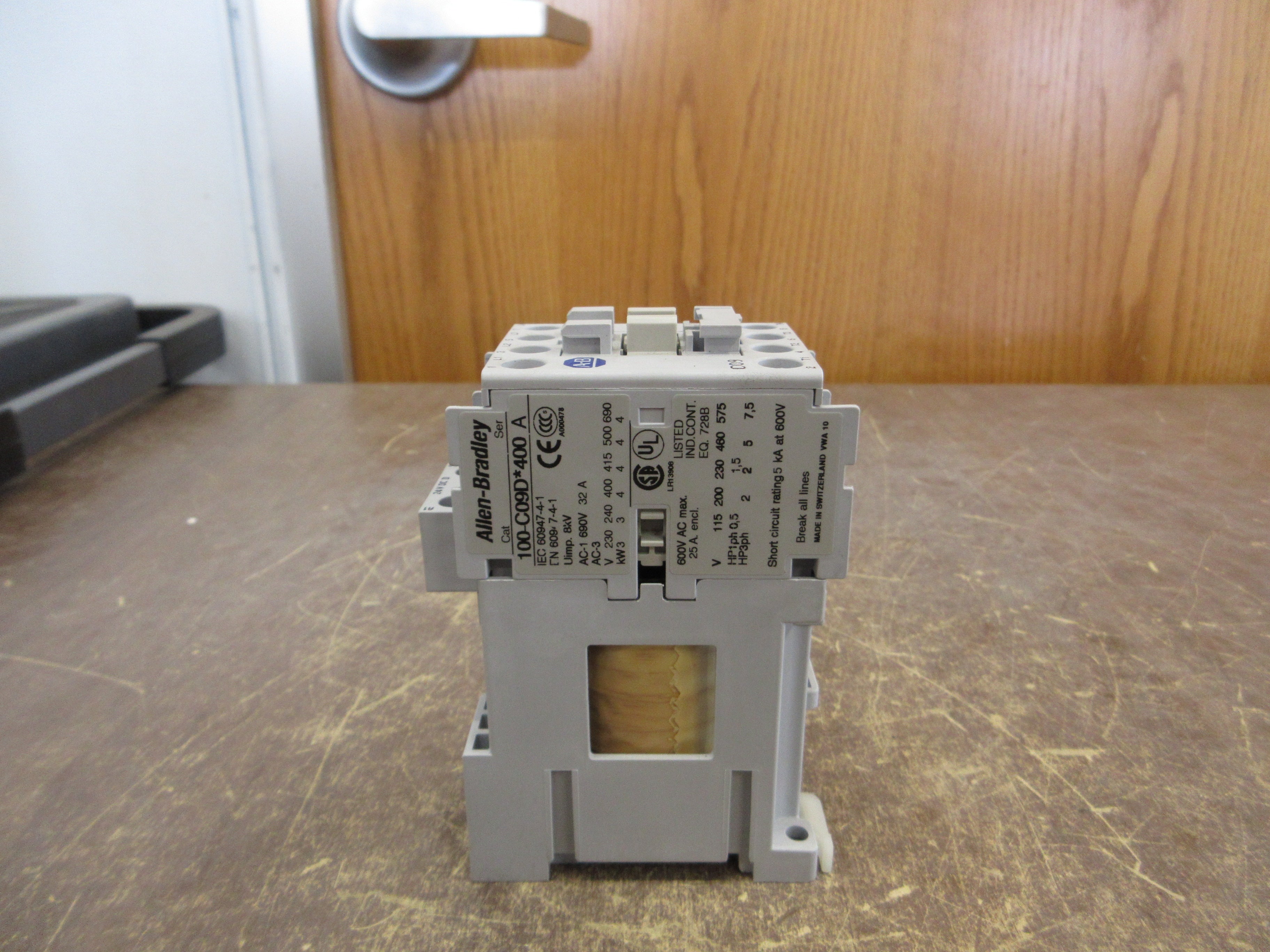Allen-Bradley Contactor 100-C09D*400 Ser. A 24VDC Coil 25A 600V Used