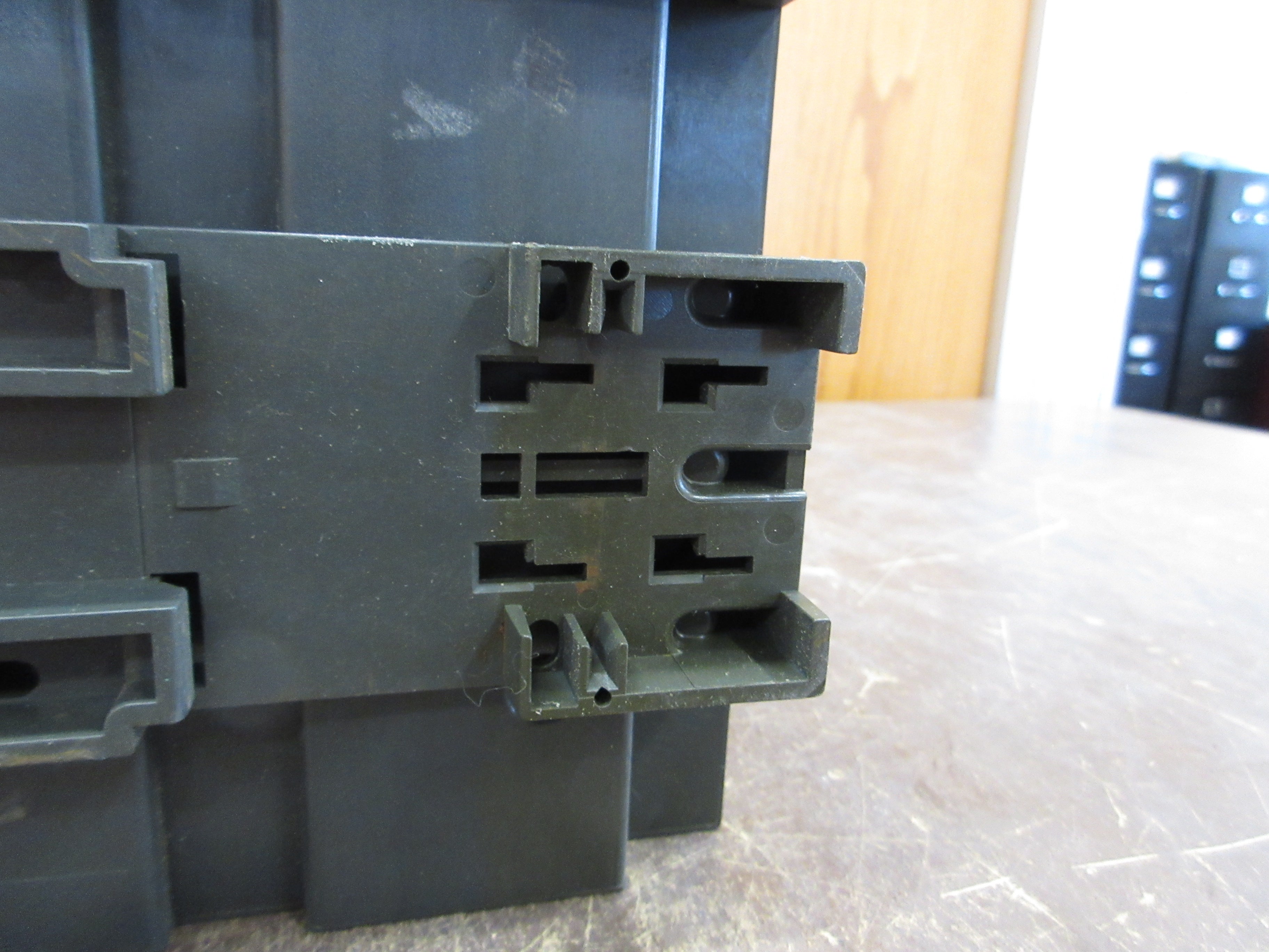 Siemens SITOP Power 10 Power Supply 6EP1 334-1SL11 *Missing (1) DIN-Rail Mount*