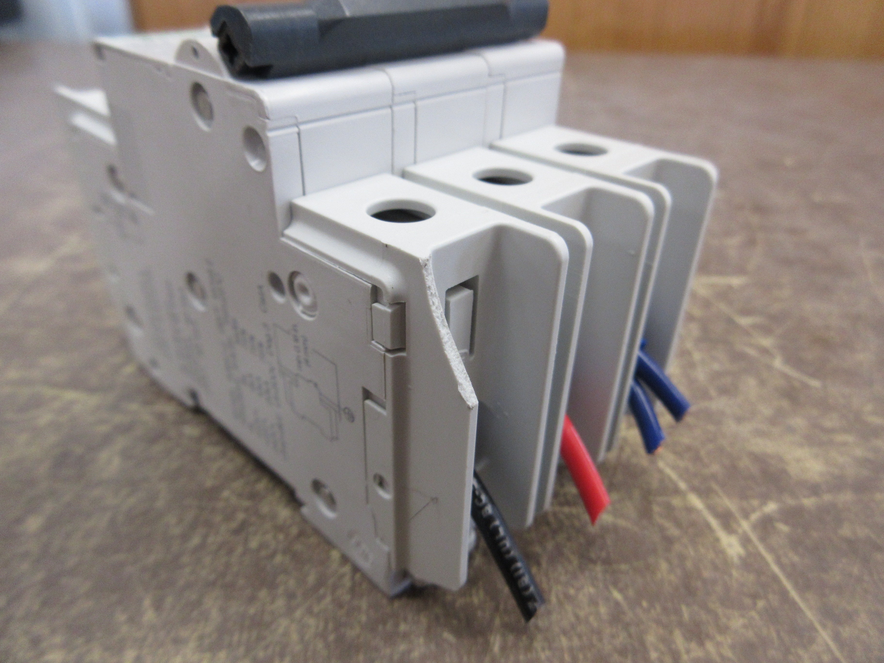 Schneider Electric Multi 9 Circuit Breaker M9F42315 15A 480Y/277V 3P Used