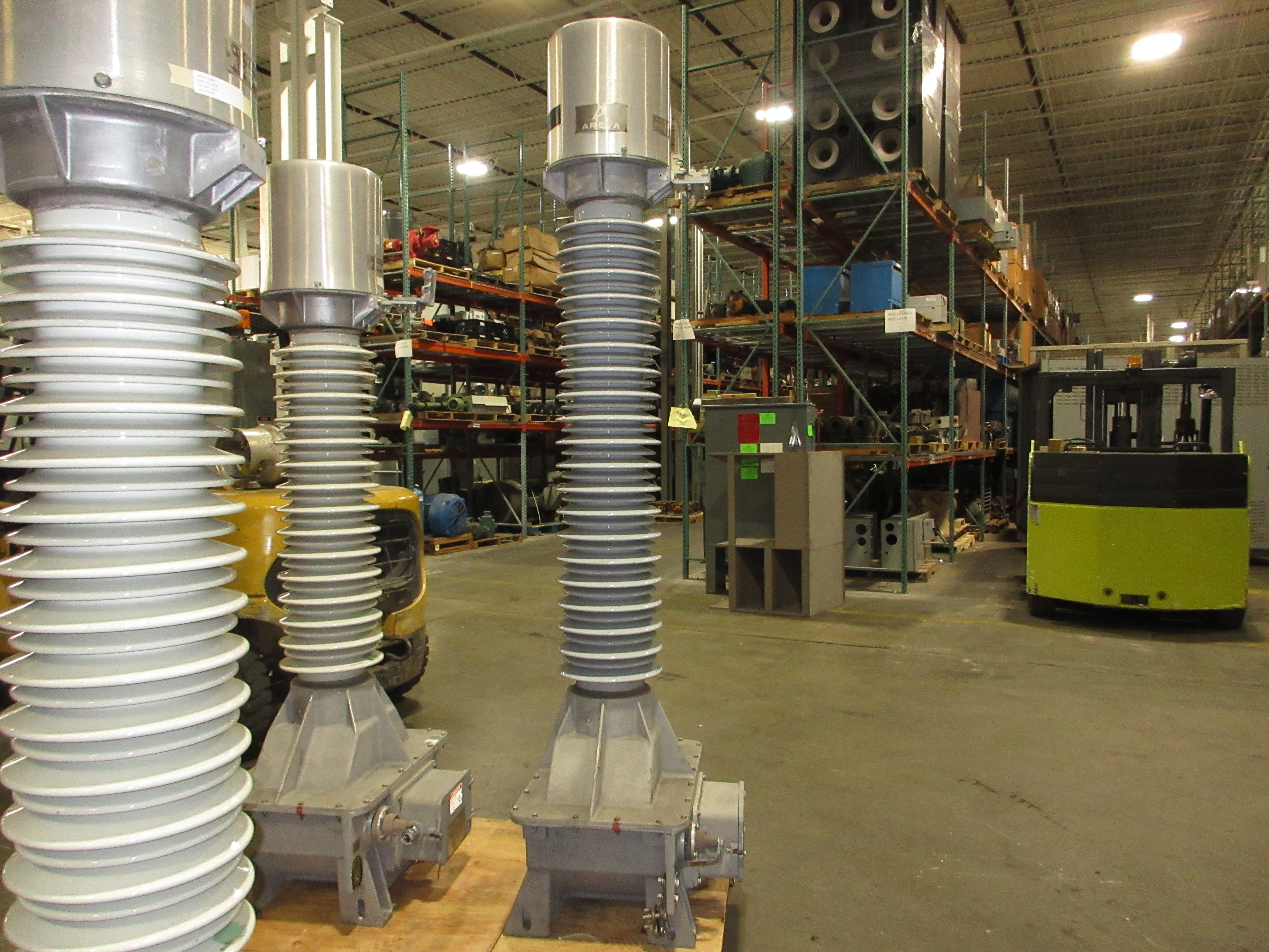 Areva Oil Filled Outdoor Voltage Transformer UXTR-138 Pri: 80.5kV 60Hz Used