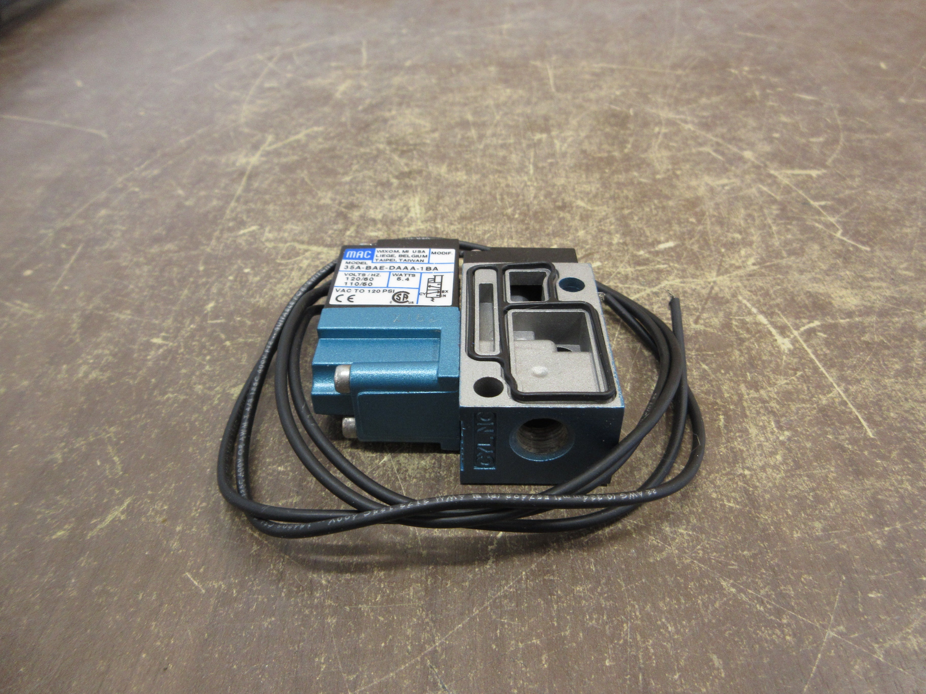 MAC Solenoid Valve 35A-BAE-DAAA-1BA New Surplus