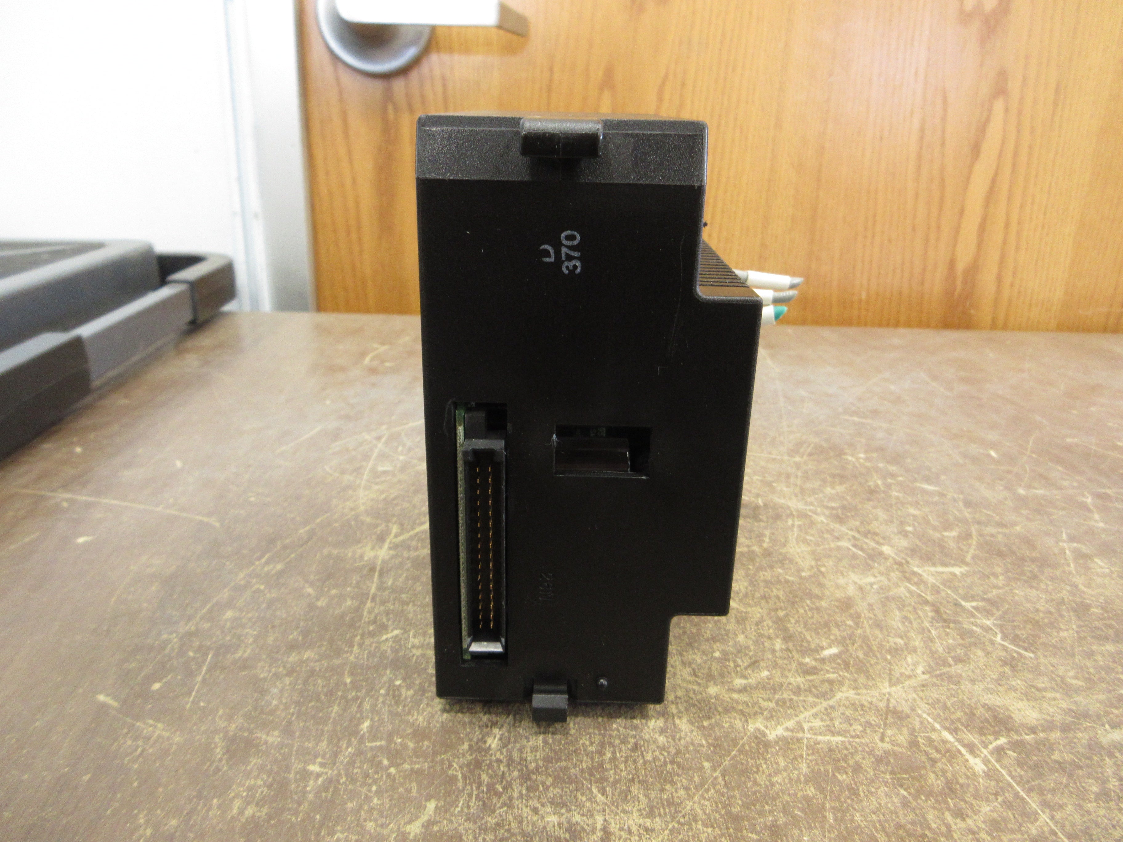 GE Fanuc Series 90-30 Power Supply IC693PWR331C 24VDC Hi-Cap 30W Used