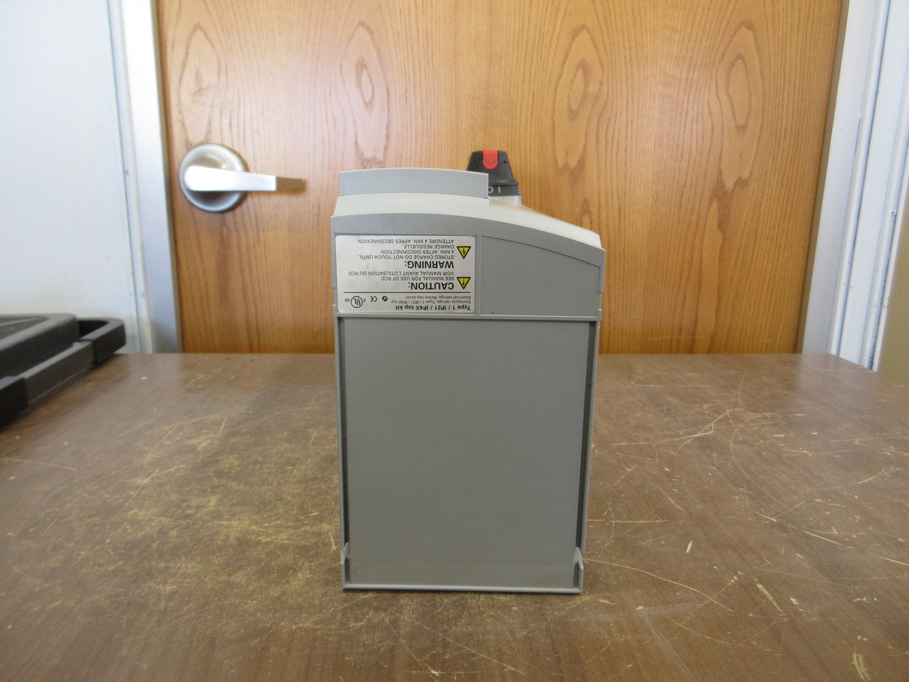 Danfoss VLT AC Drive 131F0795 1.5HP 3Ph w/ Disconnect w/ Keypad Used