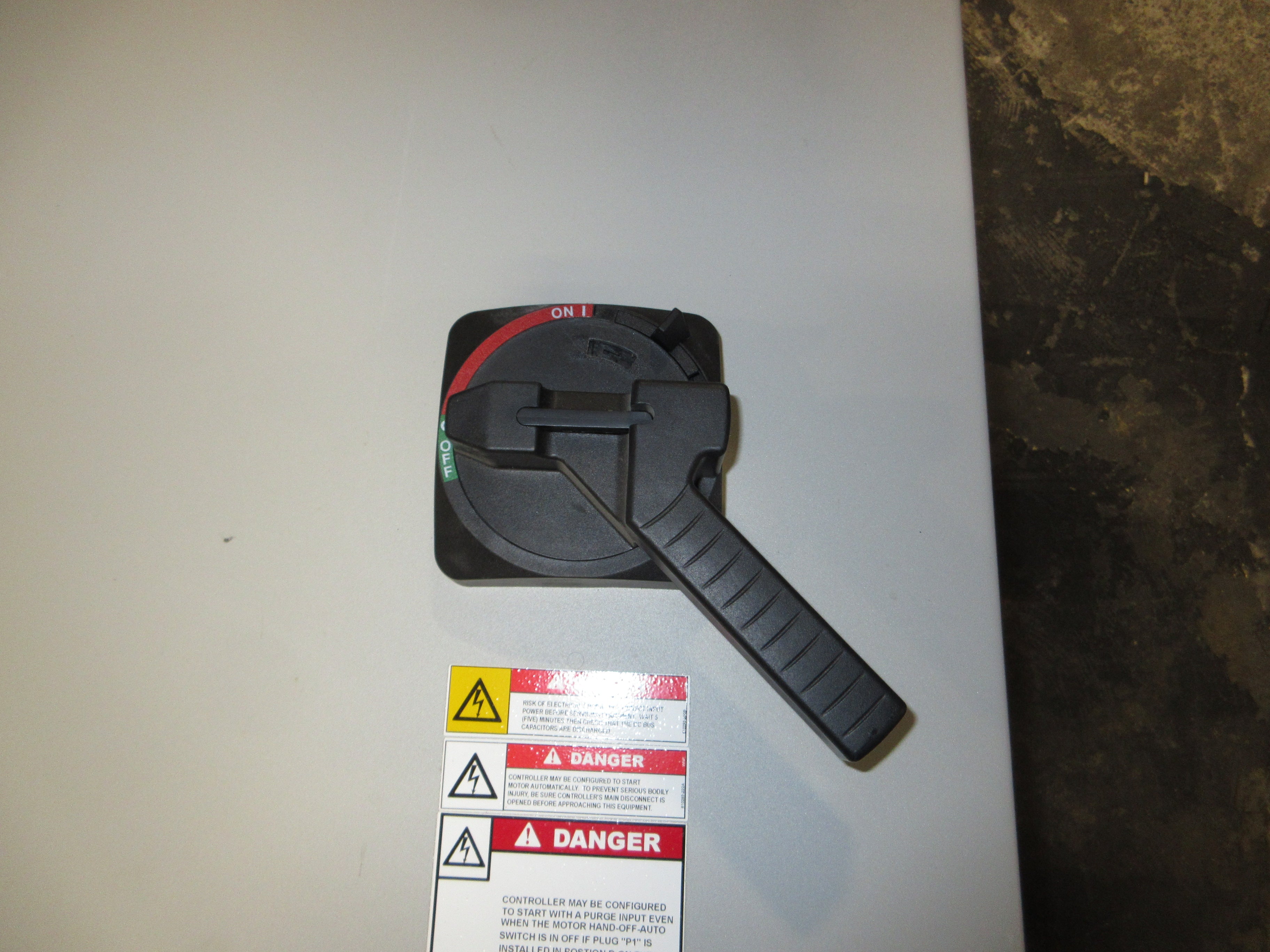 Allen-Bradley PowerFlex 400 AC Drive w/ Bypass 23C-D072A103NNBANN 50HP 3Ph Used