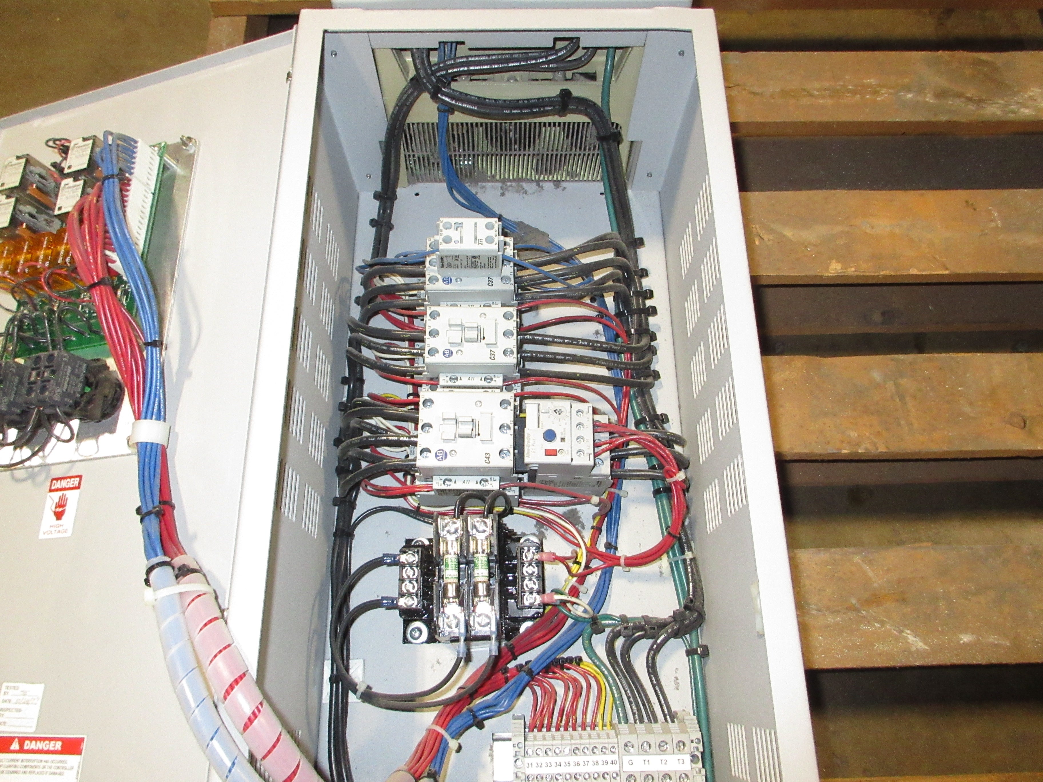 Allen-Bradley PowerFlex 400 AC Drive w/ Bypass 22C-D045A103 30HP 3Ph Used