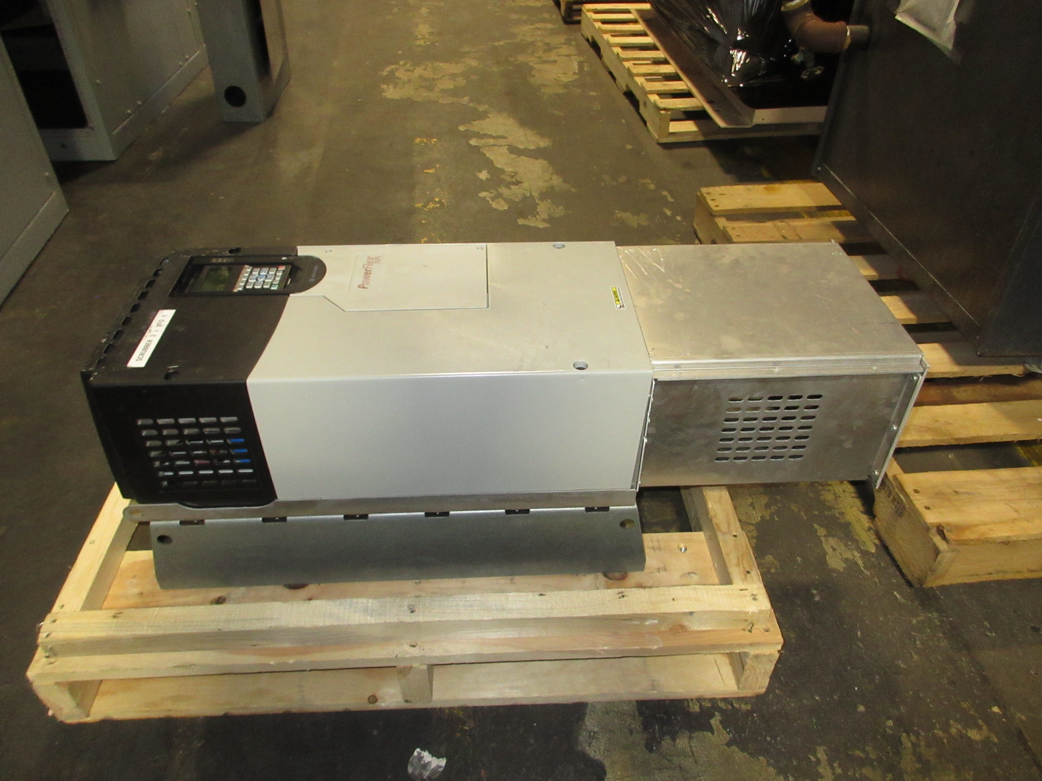 Allen-Bradley PowerFlex 753 AC Drive 20F1AND156JA0NNNNN 125HP 3Ph w/ Keypad Used
