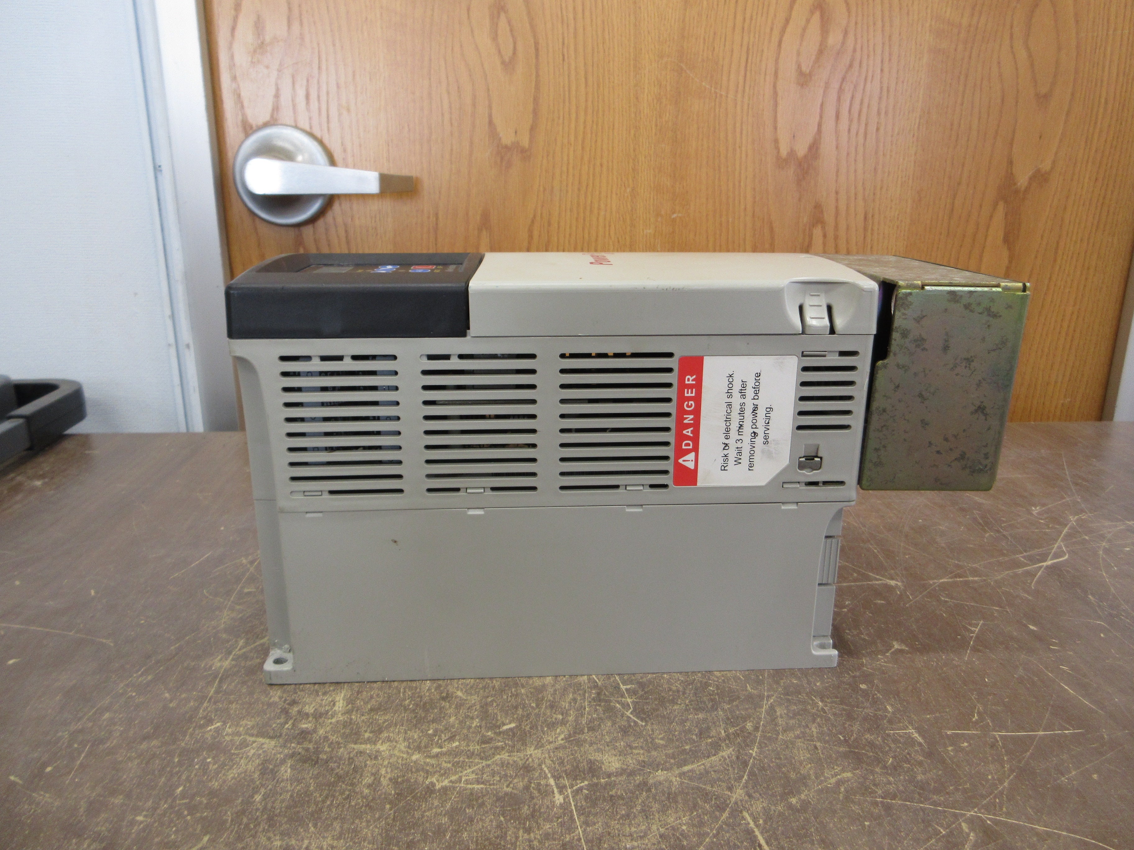 Allen-Bradley PowerFlex 400 AC Drive 22C-D017N103 10HP 3Ph Used